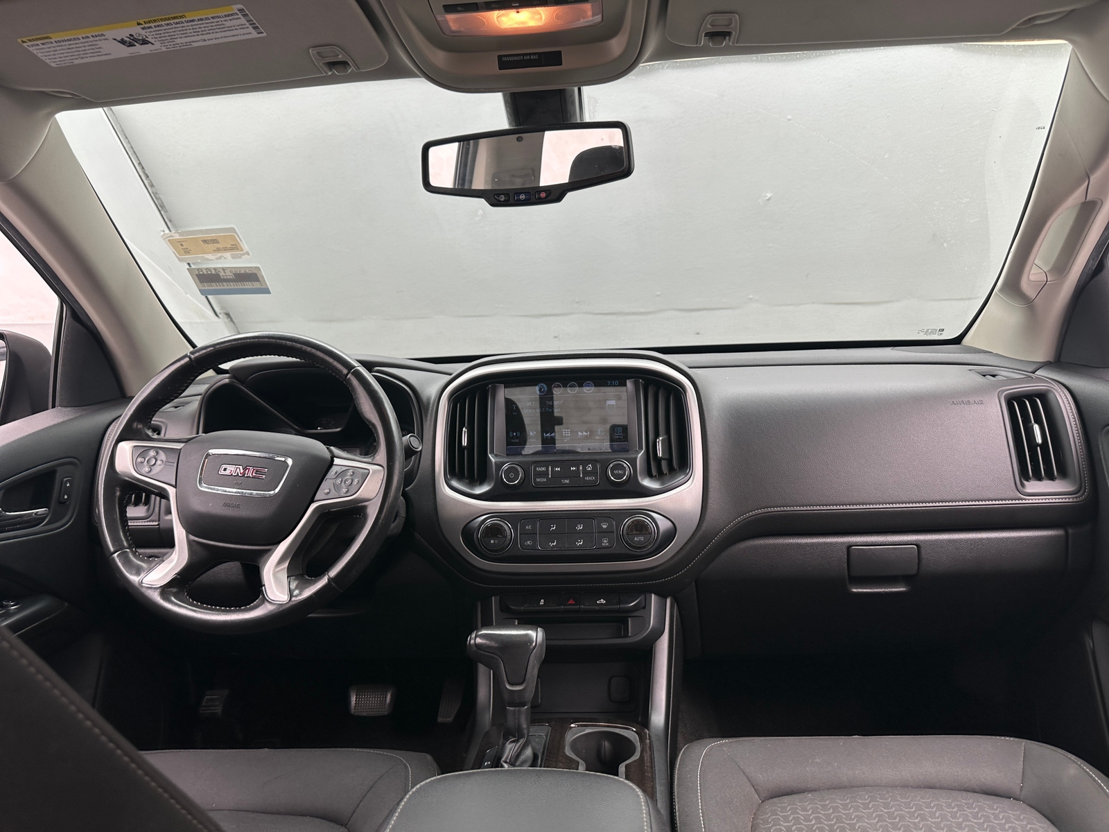 Thumbnail: 2018 GMC Canyon - 3