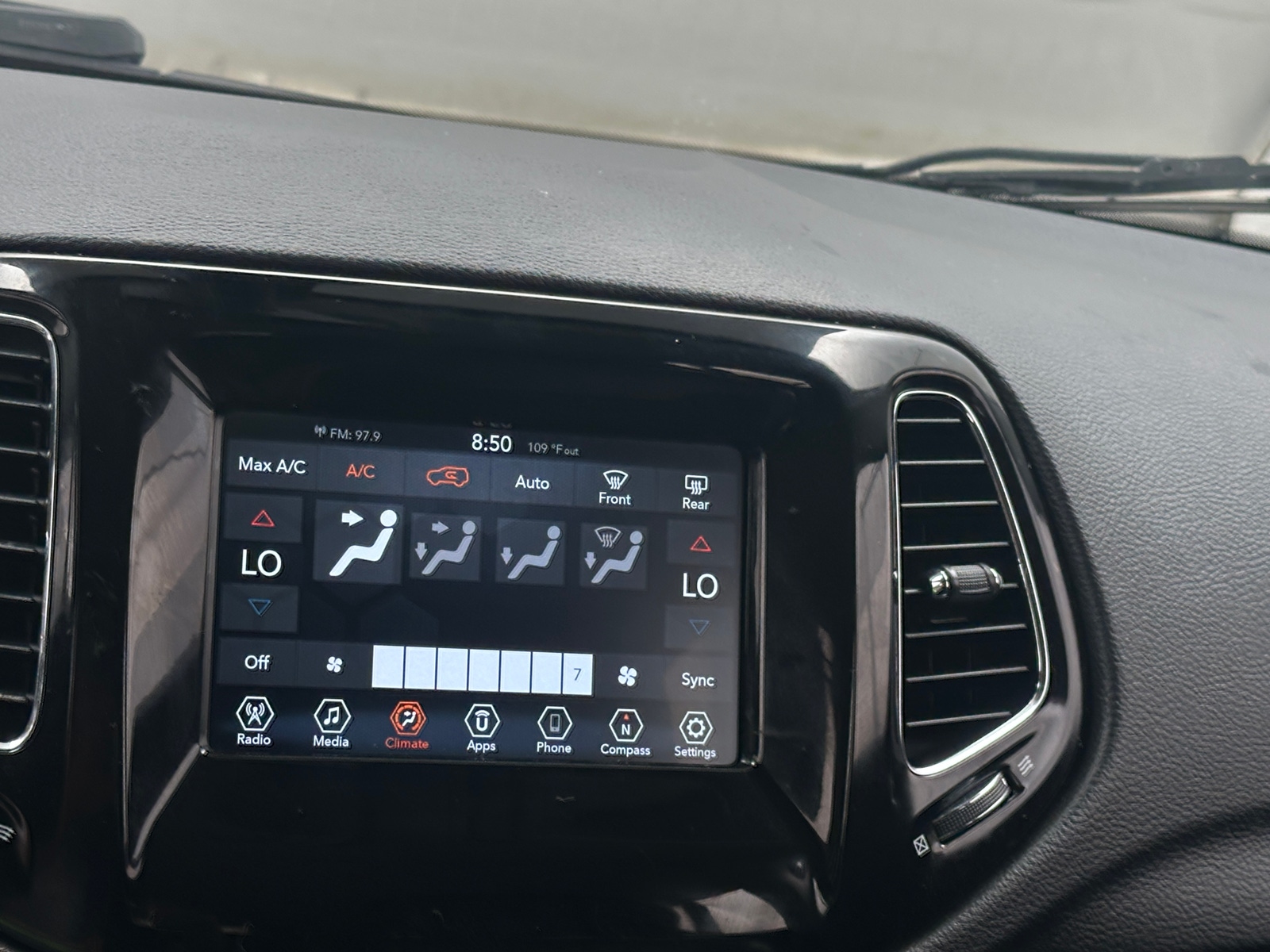 Thumbnail: 2020 Jeep Compass - 4