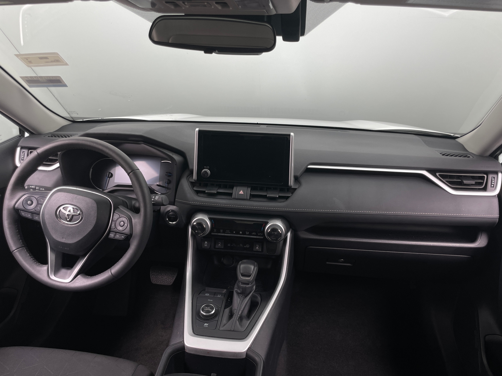 Thumbnail: 2024 Toyota RAV4 - 3
