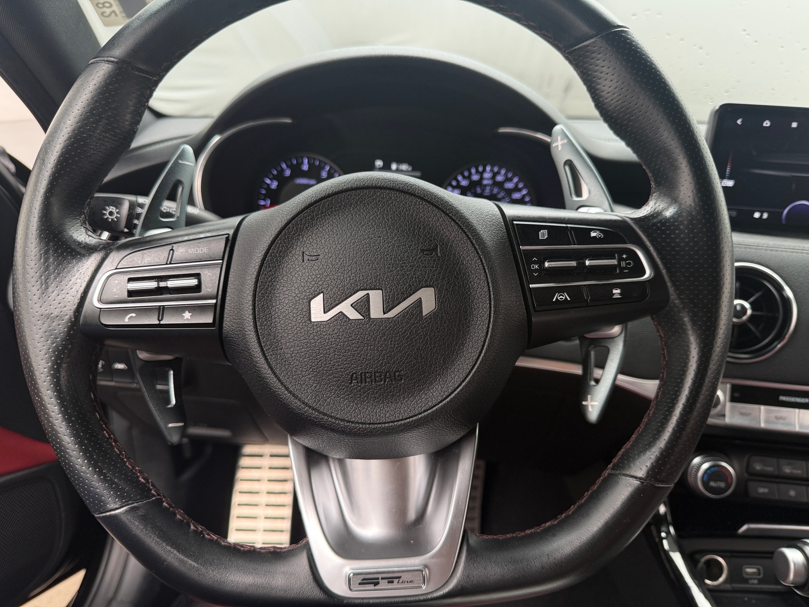 Thumbnail: 2023 Kia Stinger - 4