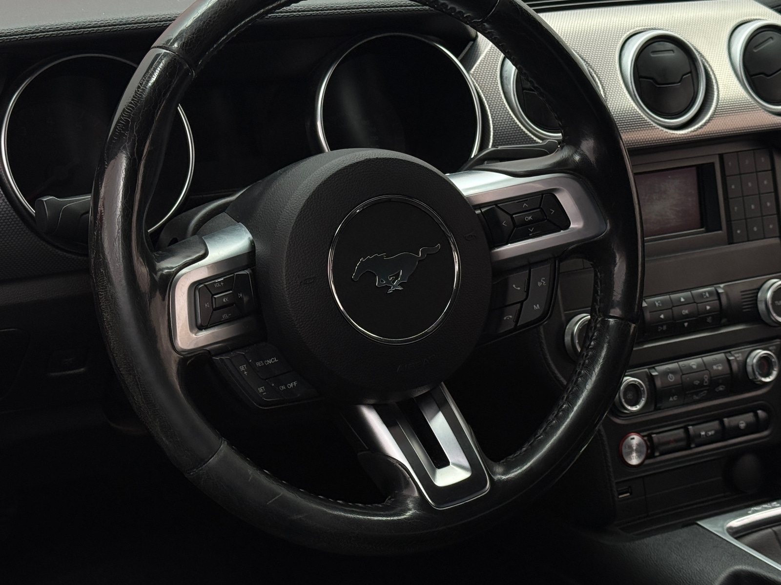 Thumbnail: 2019 Ford Mustang - 4