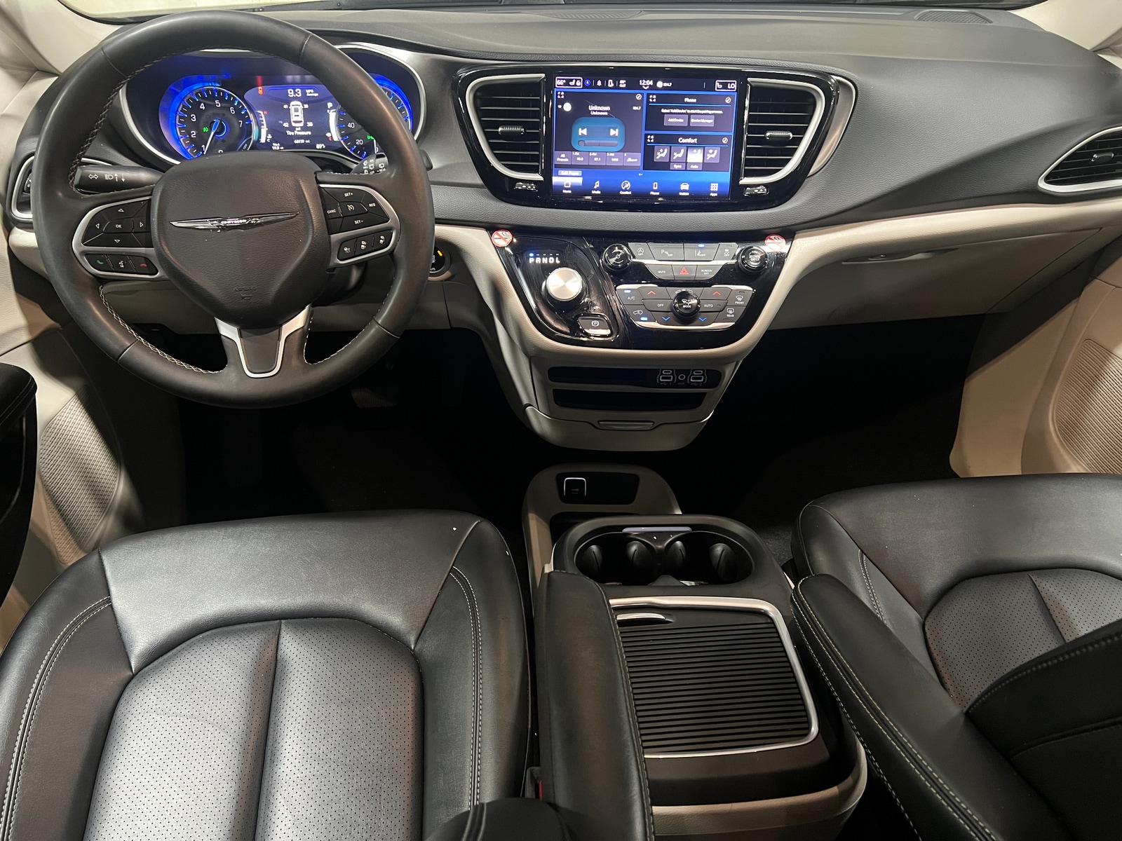 Thumbnail: 2024 Chrysler Pacifica - 2