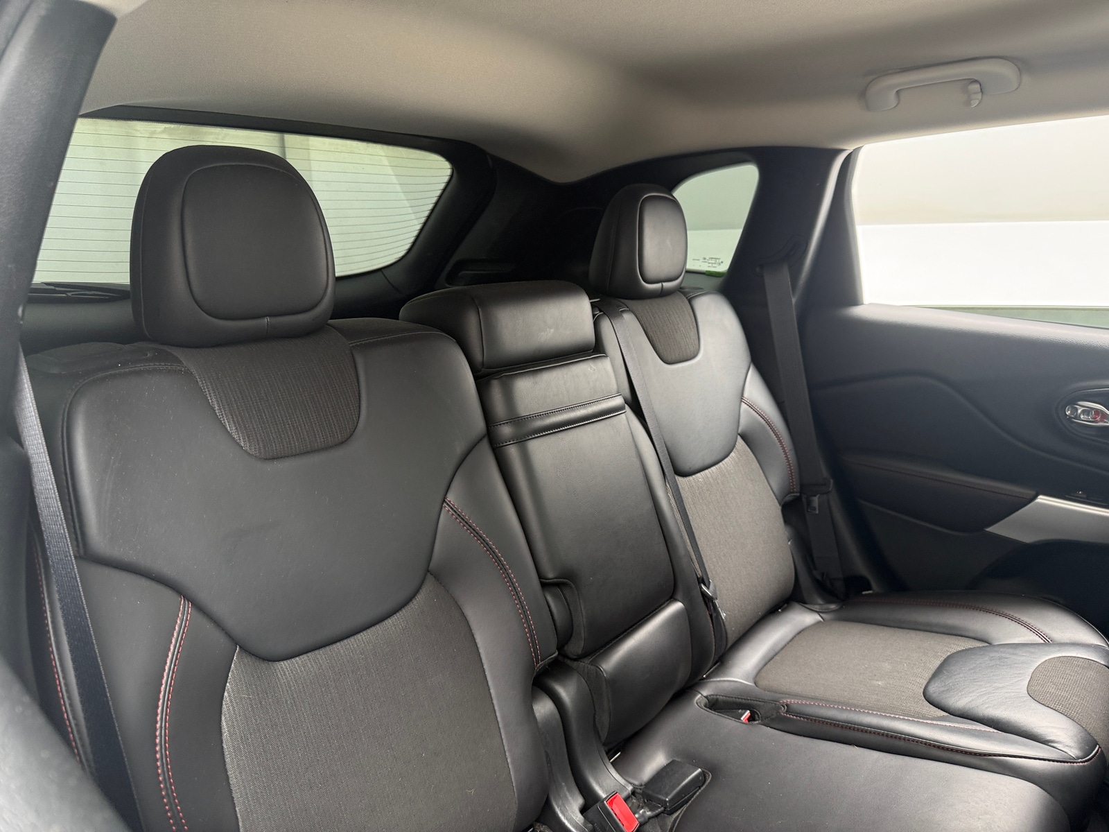 Thumbnail: 2017 Jeep Cherokee - 6