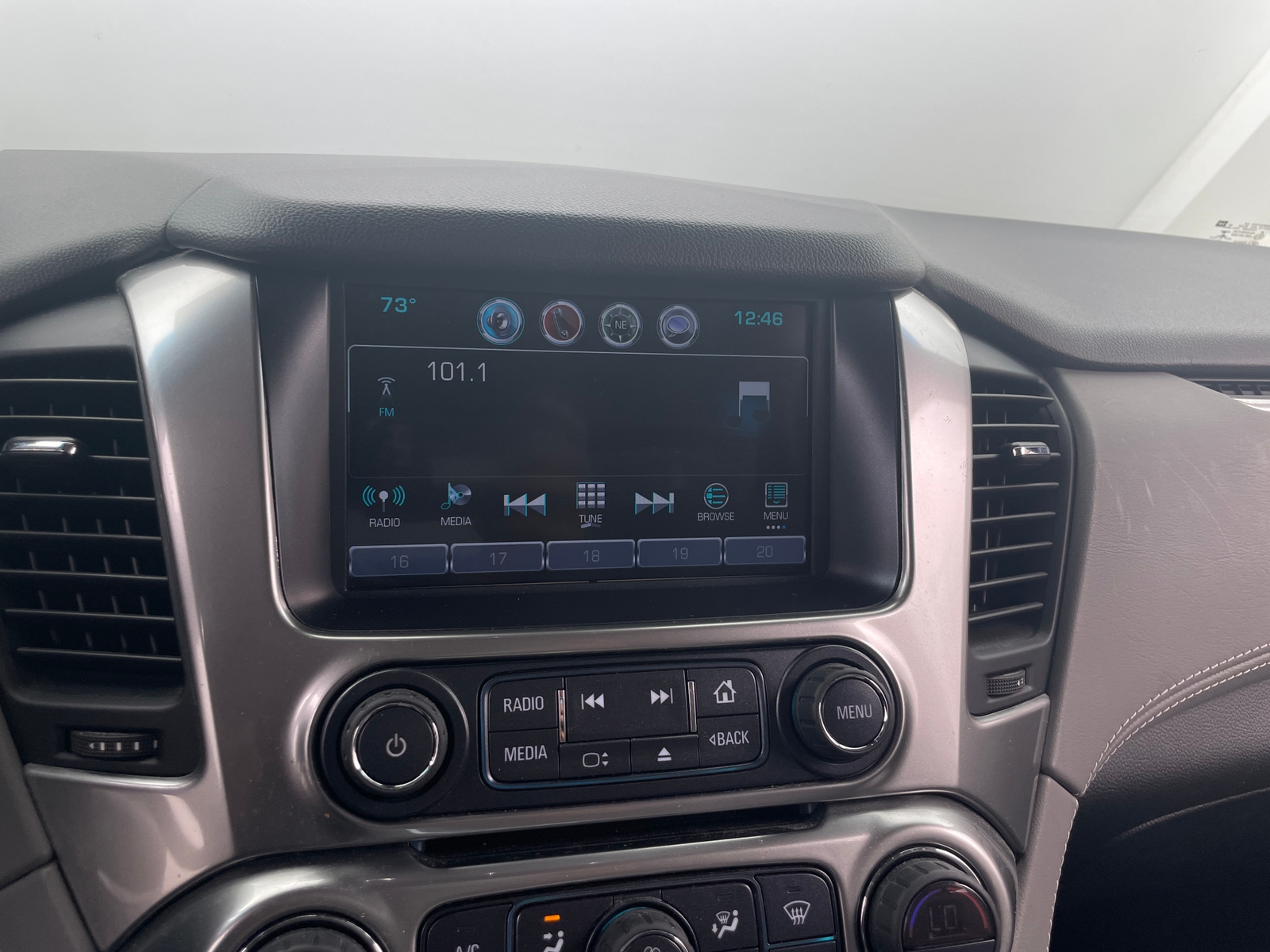 Thumbnail: 2018 Chevrolet Tahoe - 3