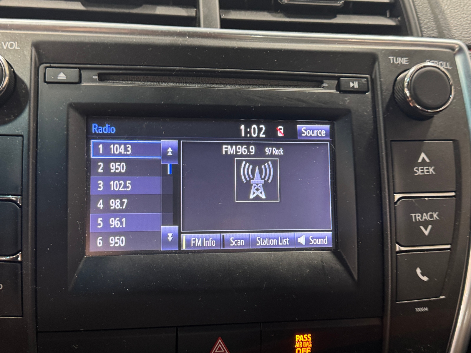 Thumbnail: 2016 Toyota Camry - 4