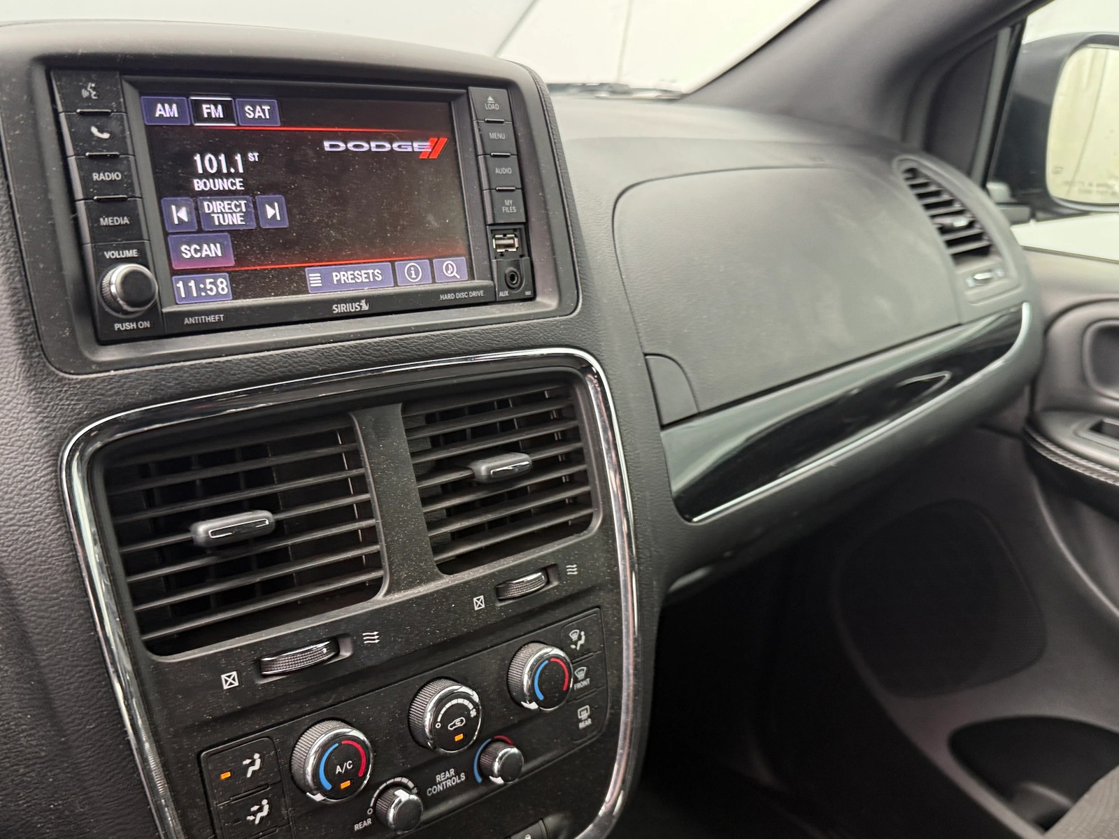 Thumbnail: 2018 Dodge Grand Caravan - 4