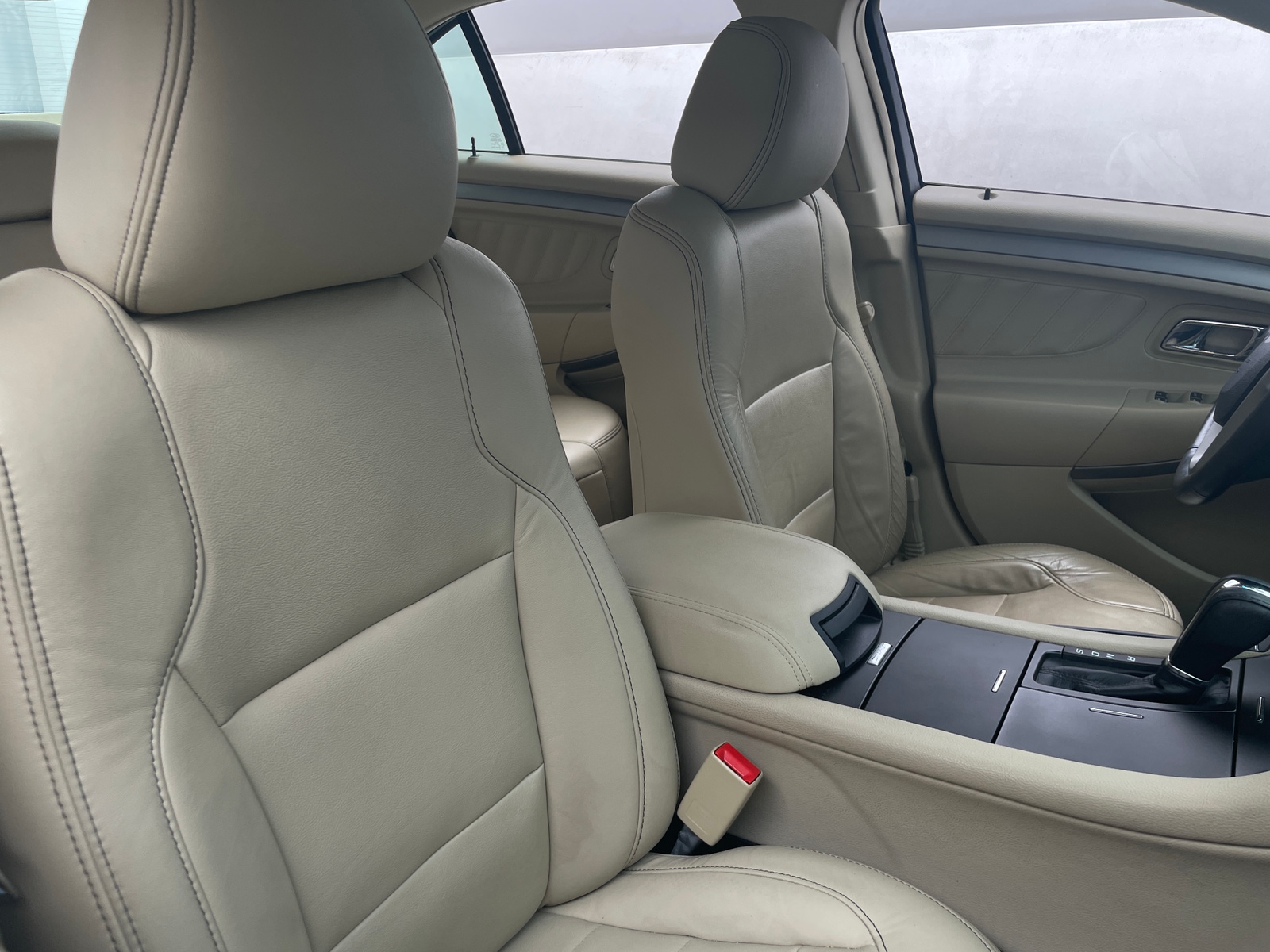 Thumbnail: 2016 Ford Taurus - 2