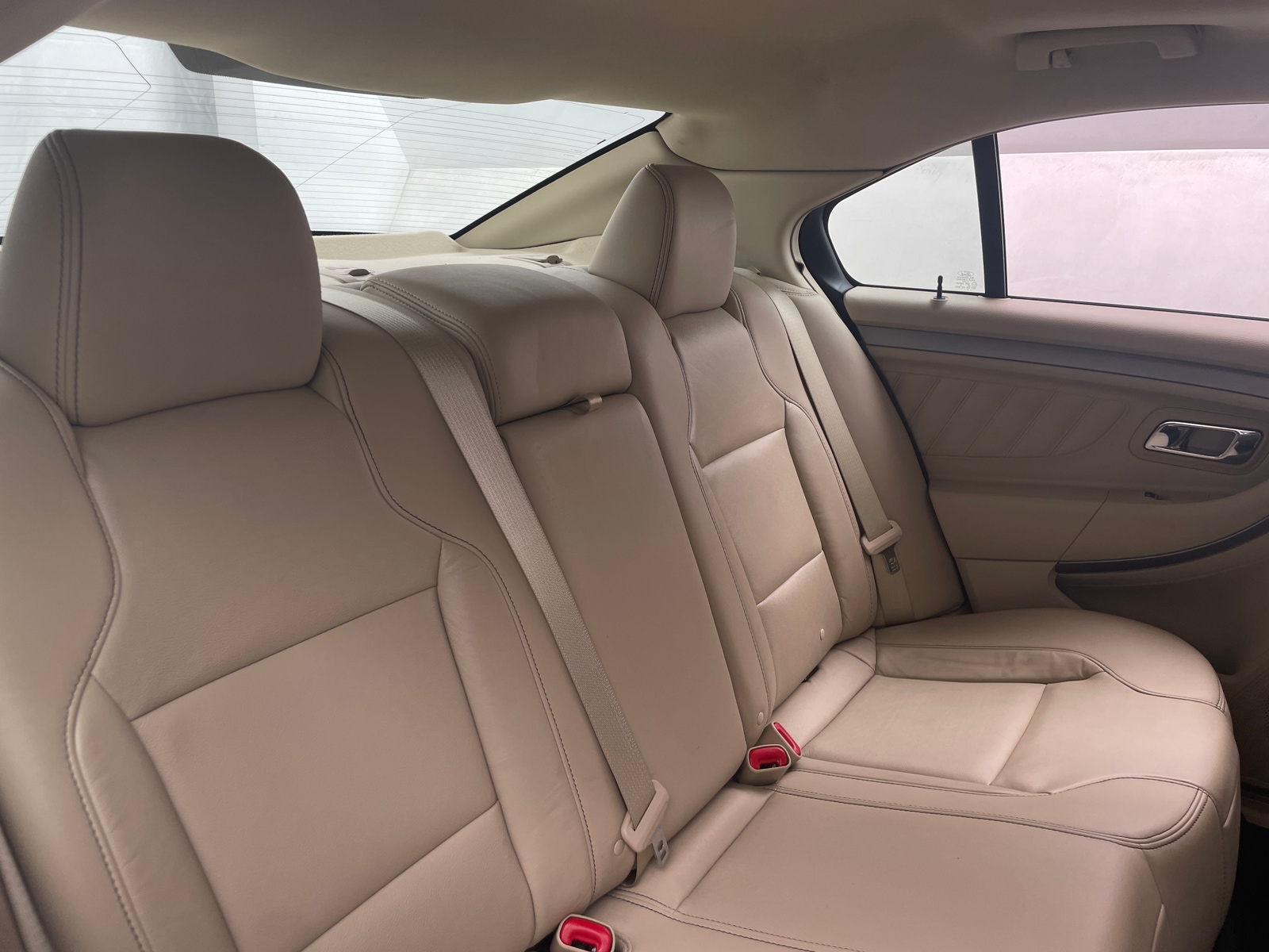 Thumbnail: 2016 Ford Taurus - 6