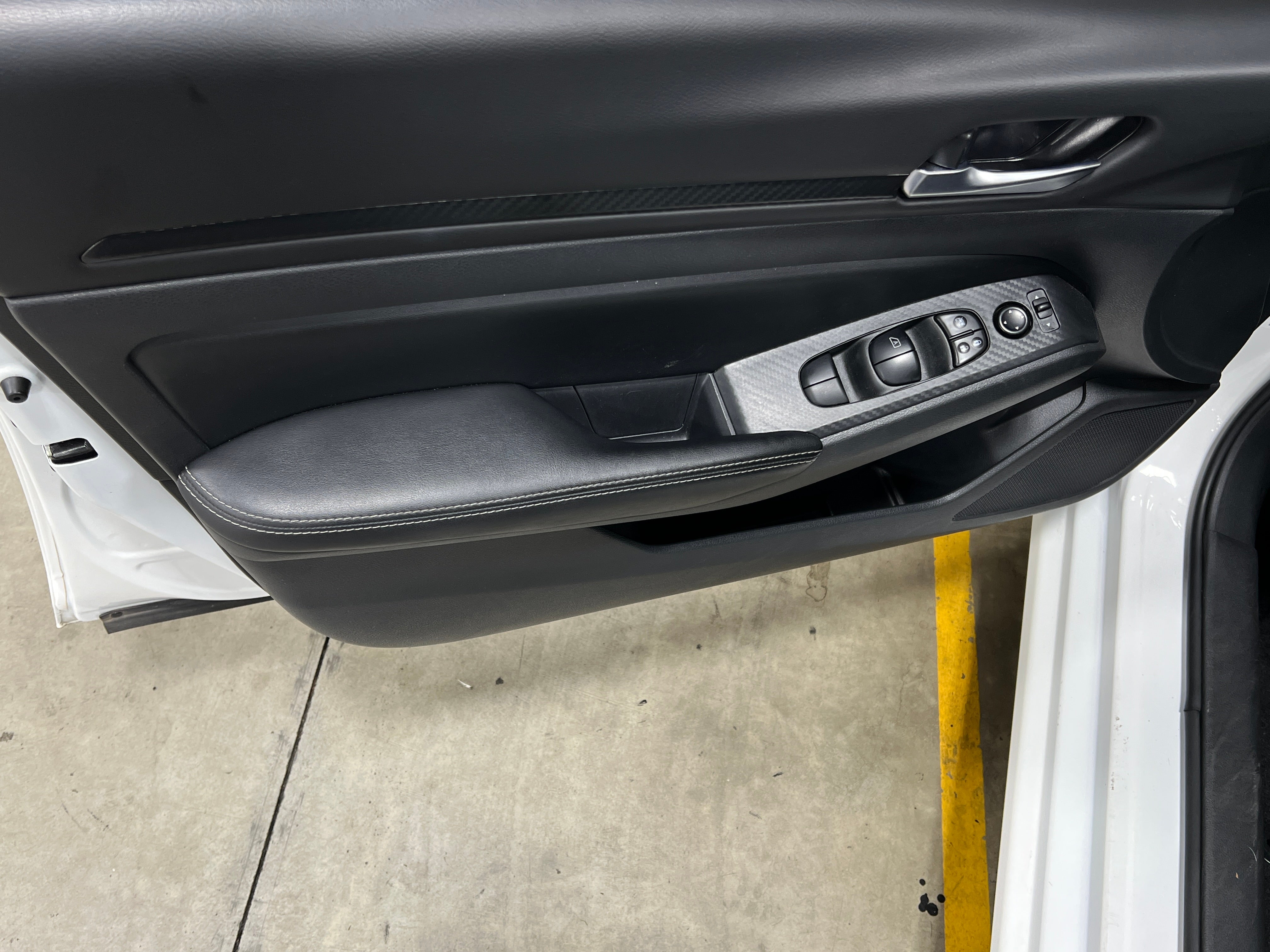 2025 Nissan Altima SV - Photo 9