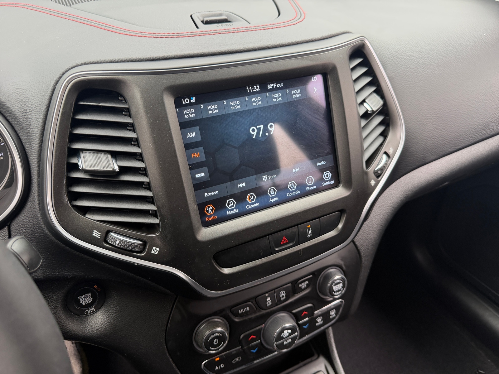 Thumbnail: 2022 Jeep Cherokee - 3