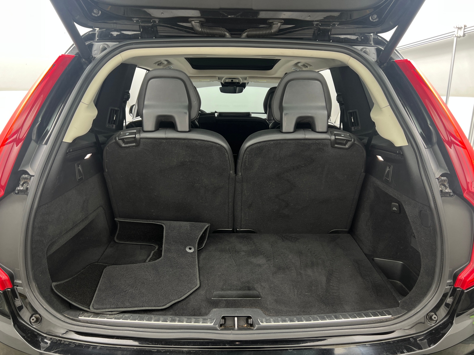 Thumbnail: 2020 Volvo XC90 - 6