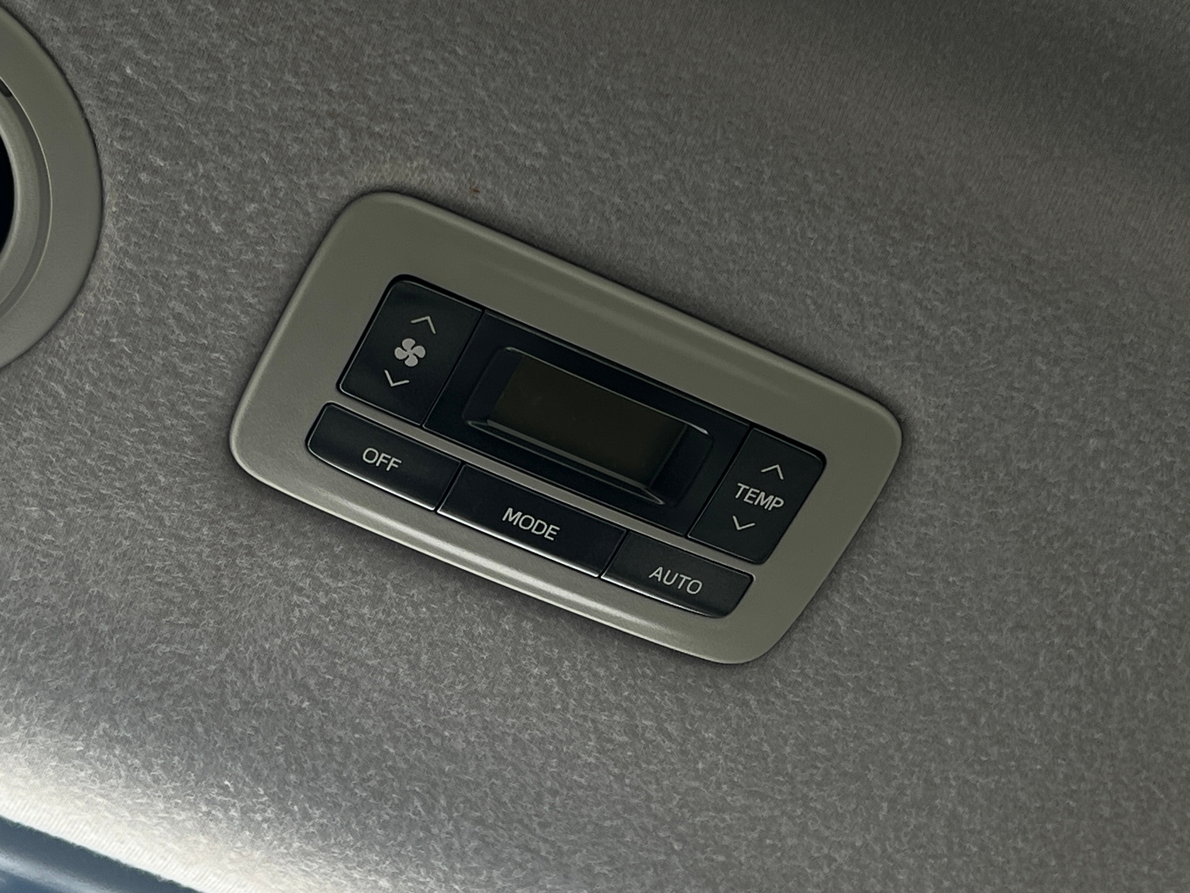 2011 Toyota Sienna Limited - Photo 4