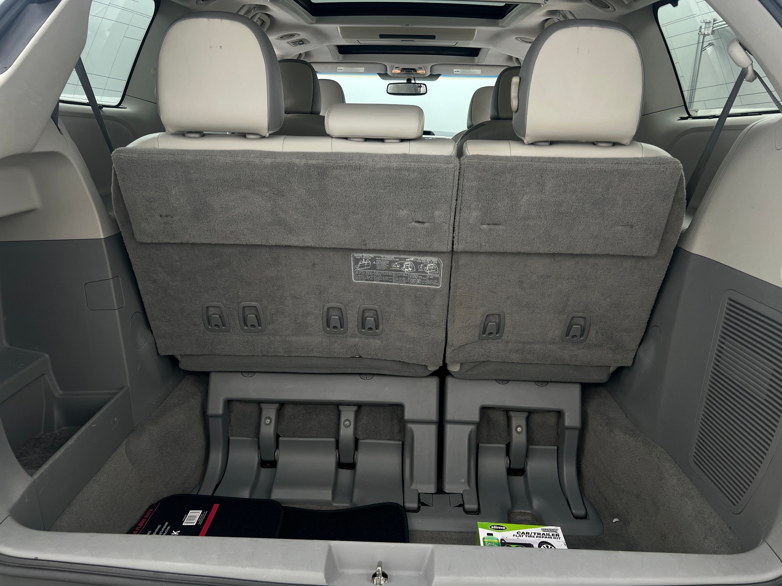 Thumbnail: 2011 Toyota Sienna - 6