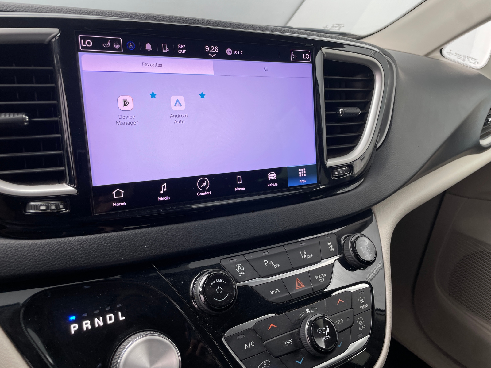 Thumbnail: 2022 Chrysler Pacifica - 3
