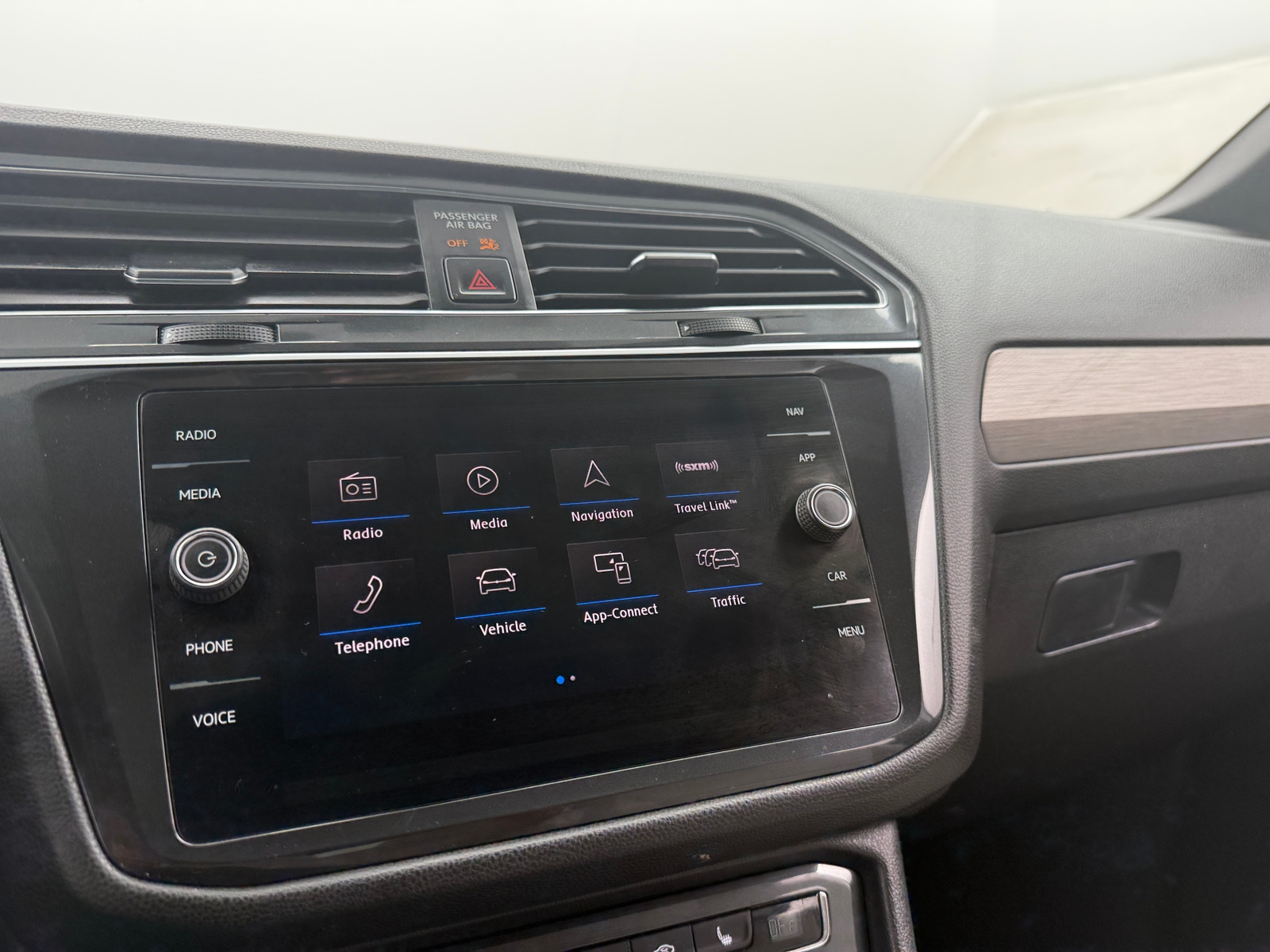 Thumbnail: 2019 Volkswagen Tiguan - 3
