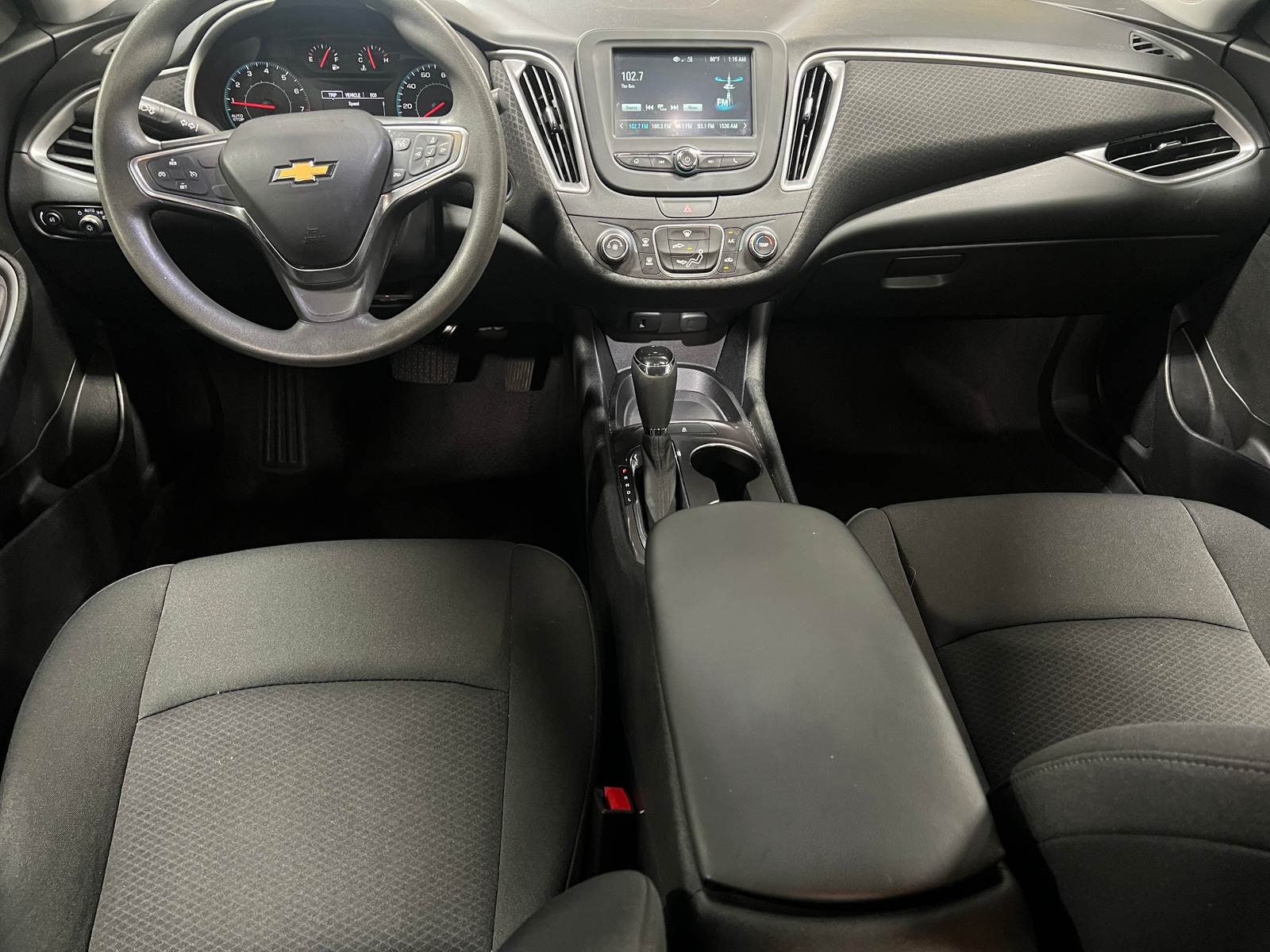 Thumbnail: 2018 Chevrolet Malibu - 3