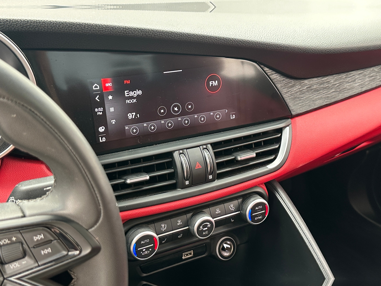 Thumbnail: 2020 Alfa Romeo Giulia - 3