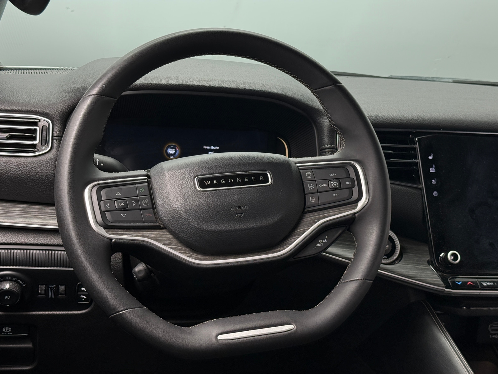 Thumbnail: 2023 Jeep Wagoneer - 4