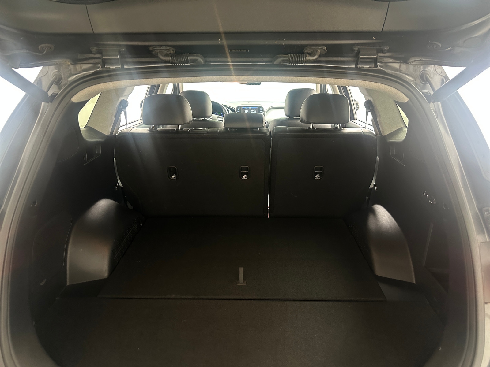 Thumbnail: 2020 Hyundai Santa Fe - 6