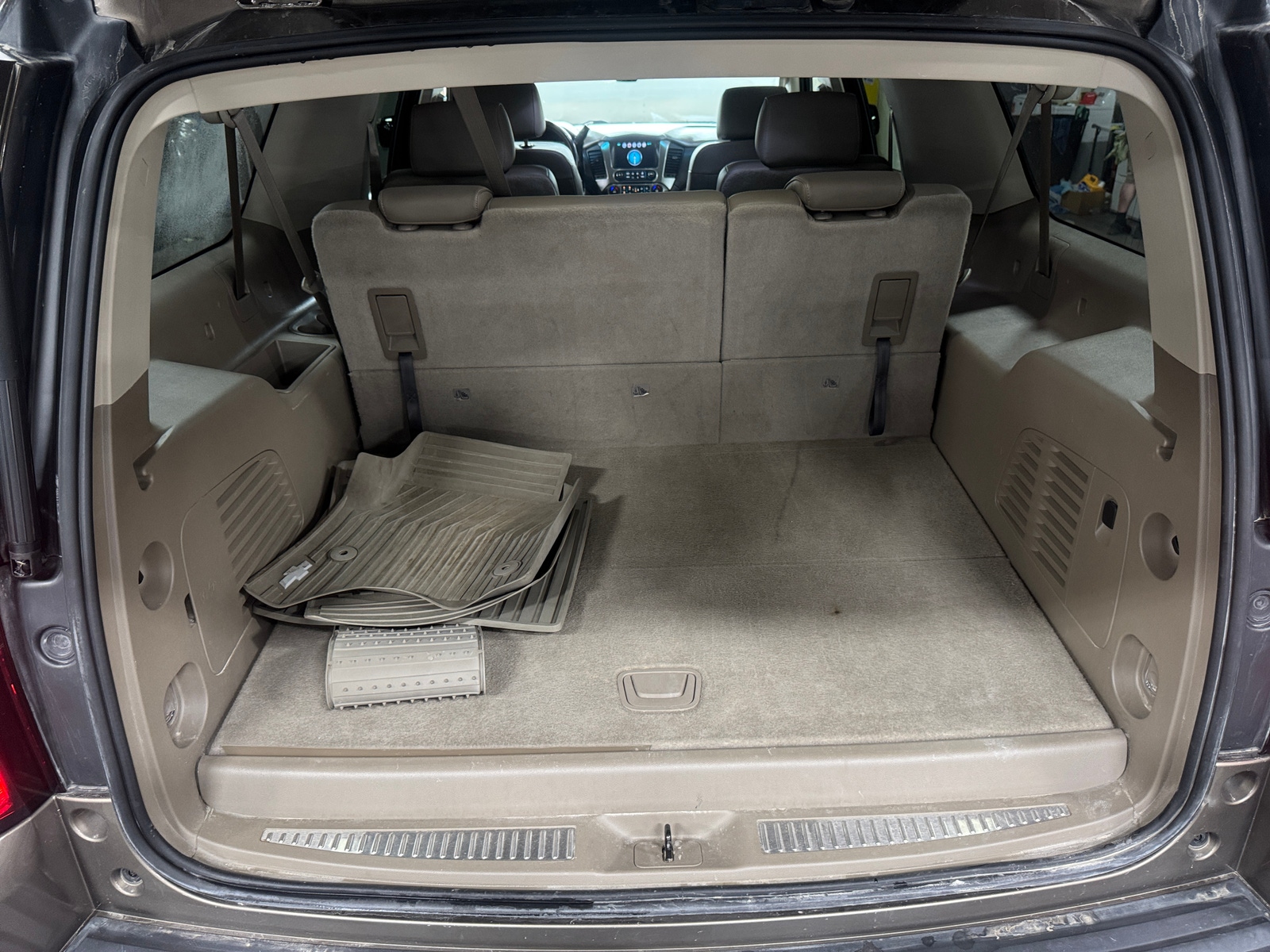 Thumbnail: 2016 Chevrolet Suburban - 6