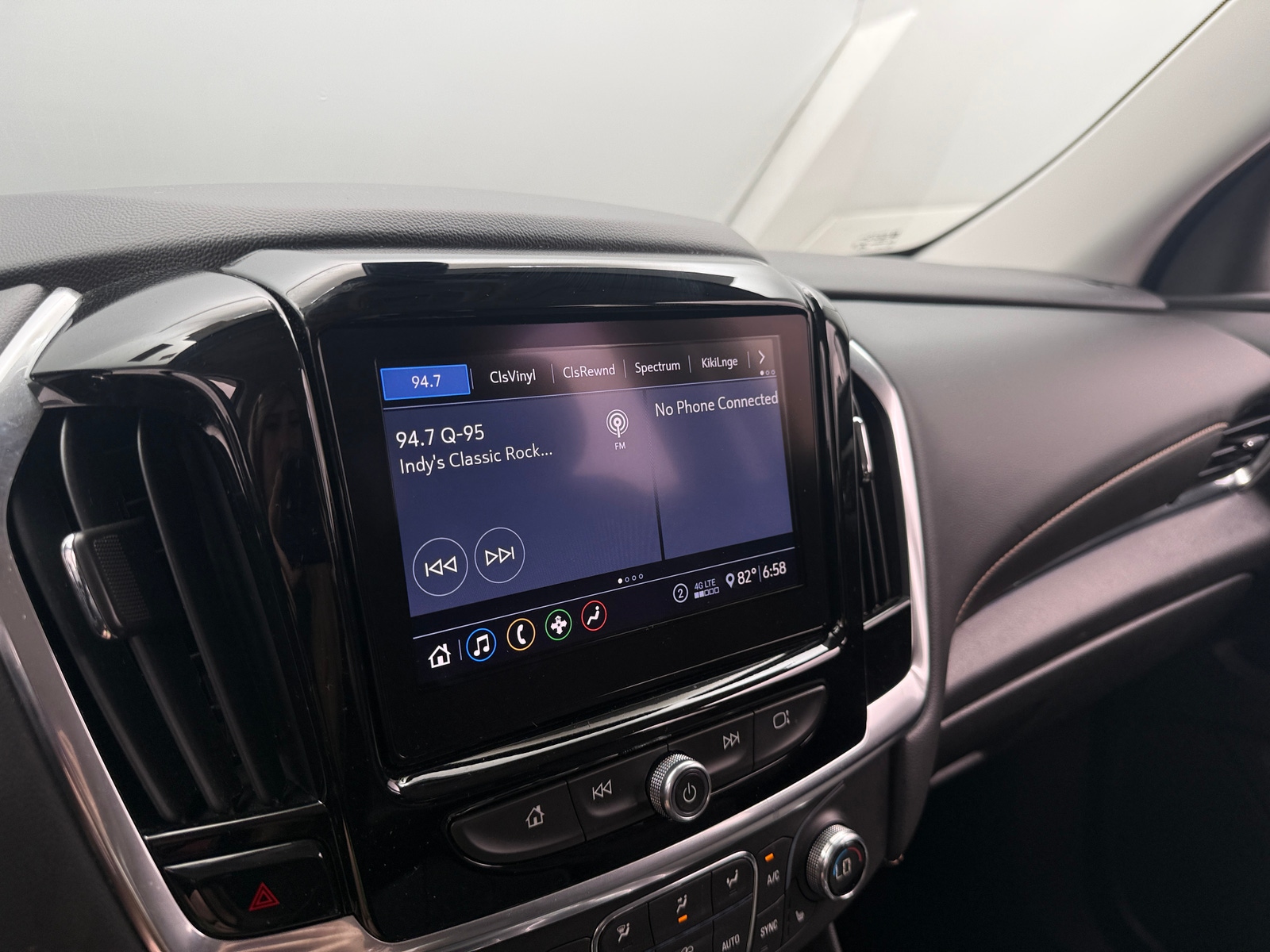 Thumbnail: 2021 Chevrolet Traverse - 4