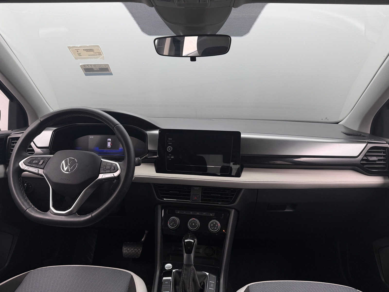 Thumbnail: 2025 Volkswagen Taos - 3