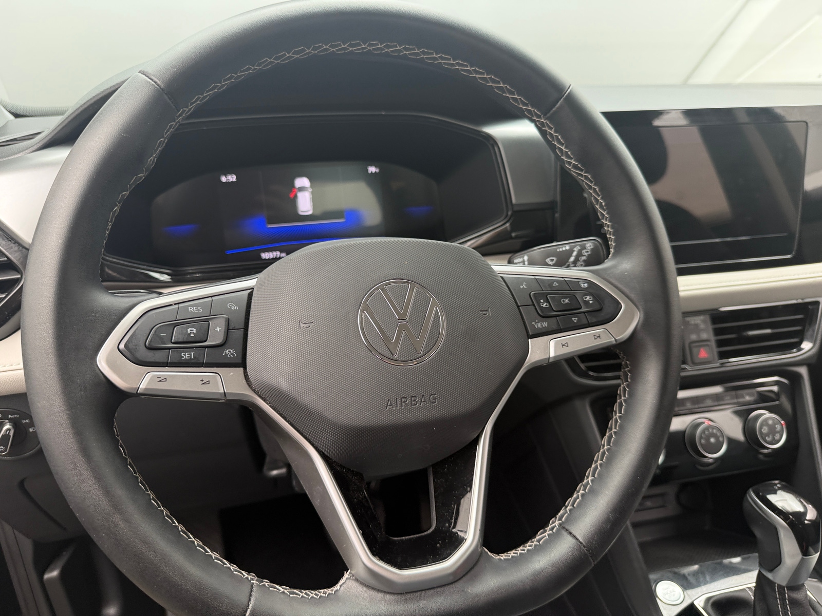 Thumbnail: 2025 Volkswagen Taos - 5