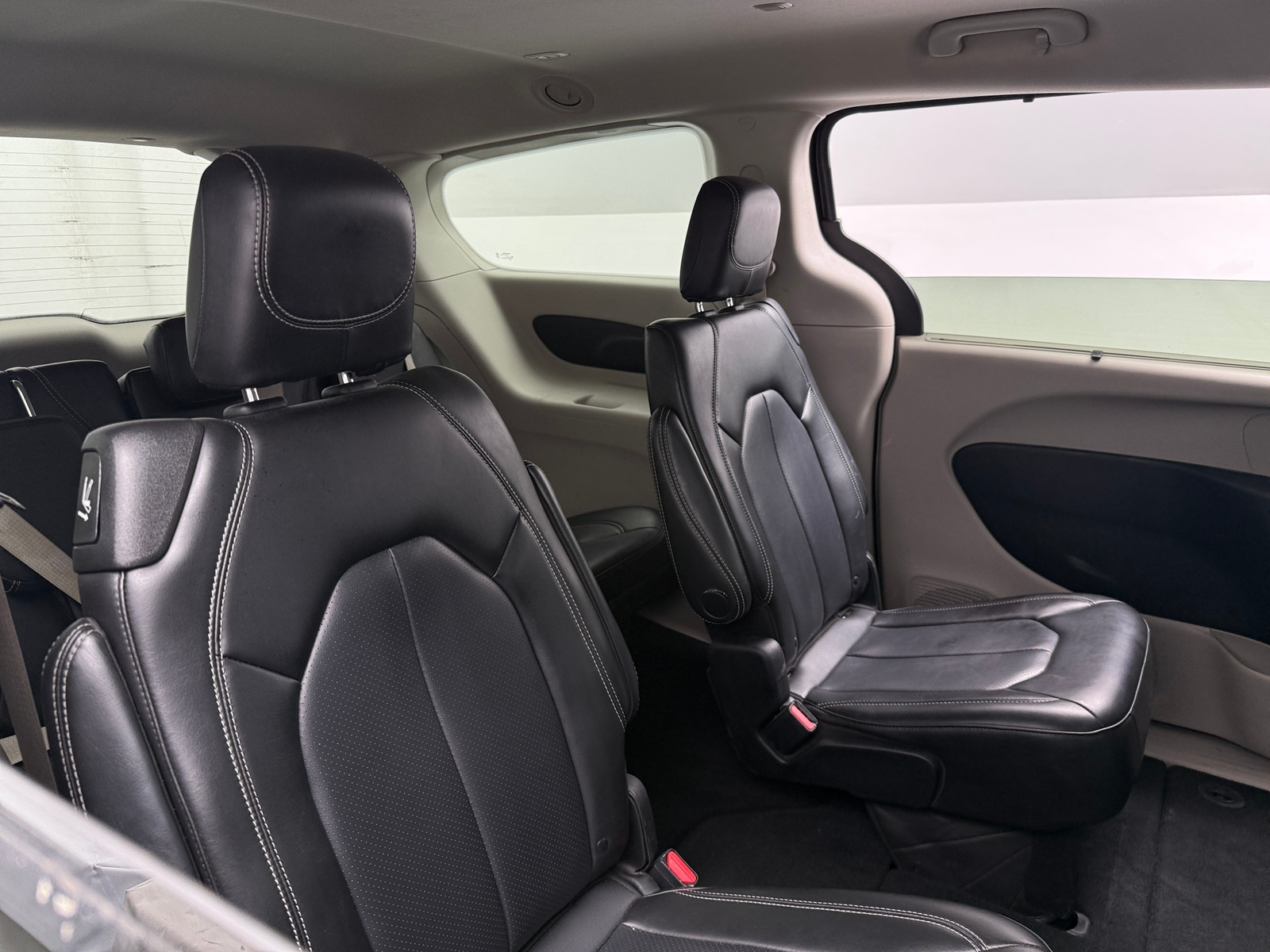 Thumbnail: 2023 Chrysler Pacifica - 5