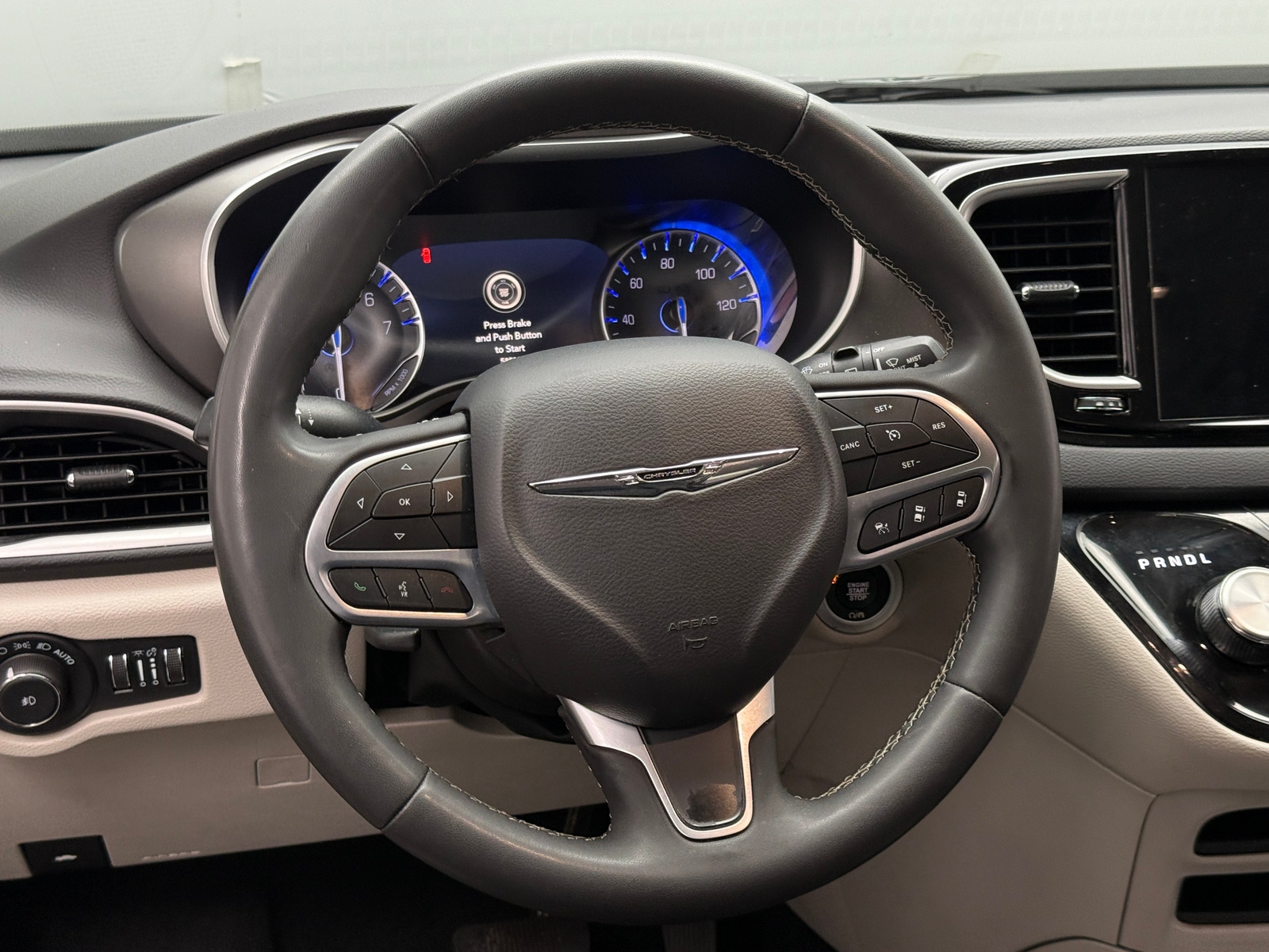 Thumbnail: 2024 Chrysler Pacifica - 4