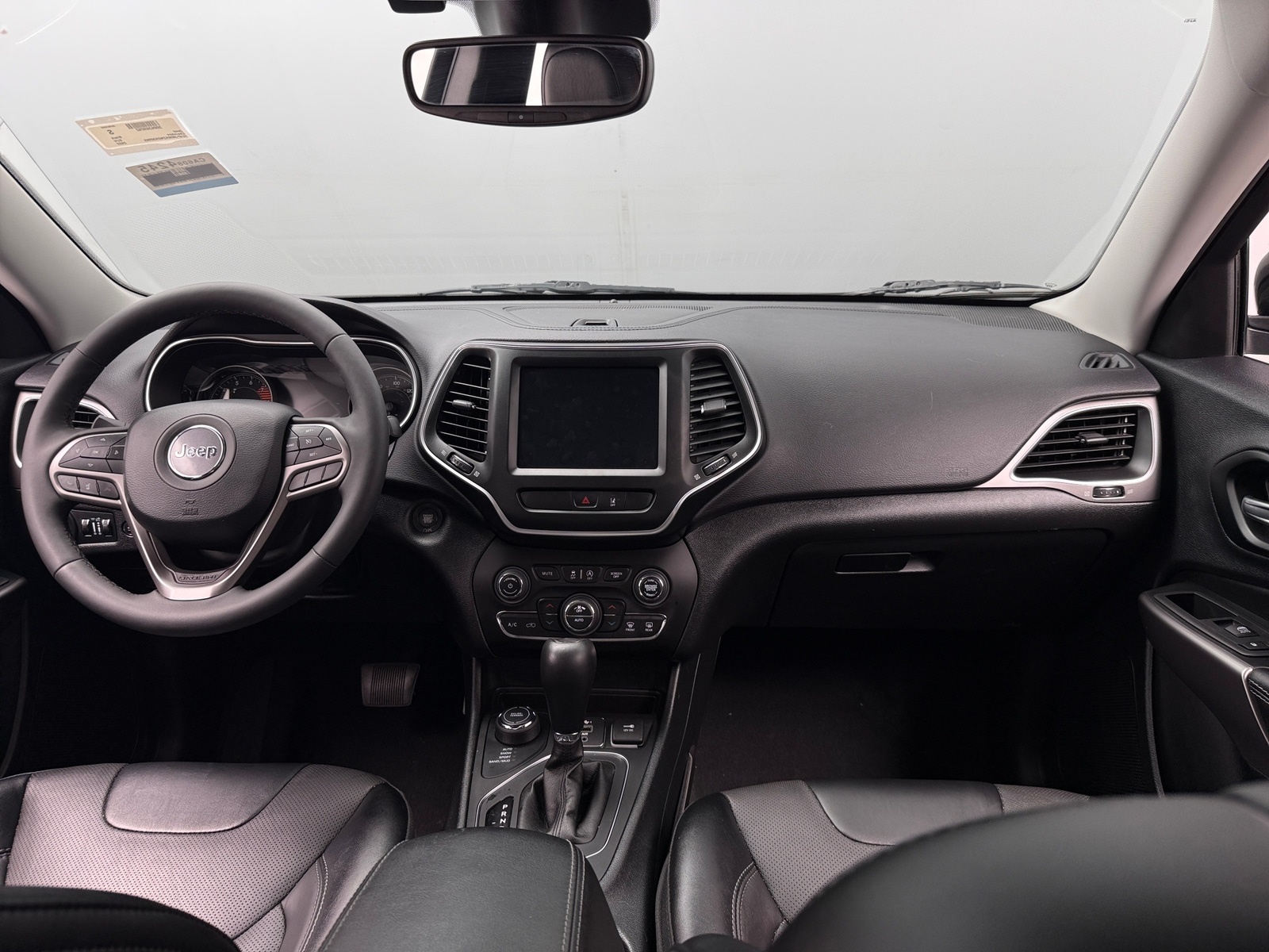 Thumbnail: 2022 Jeep Cherokee - 2