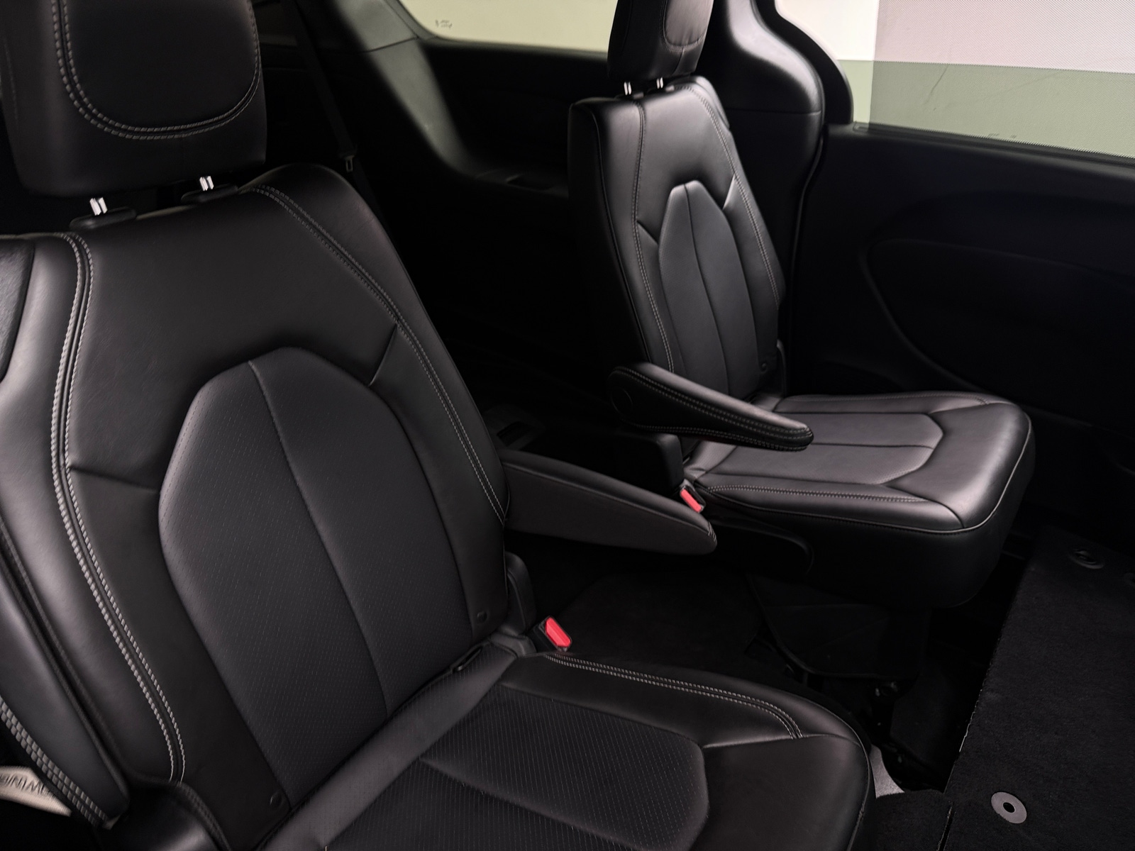 Thumbnail: 2026 Chrysler Pacifica - 5