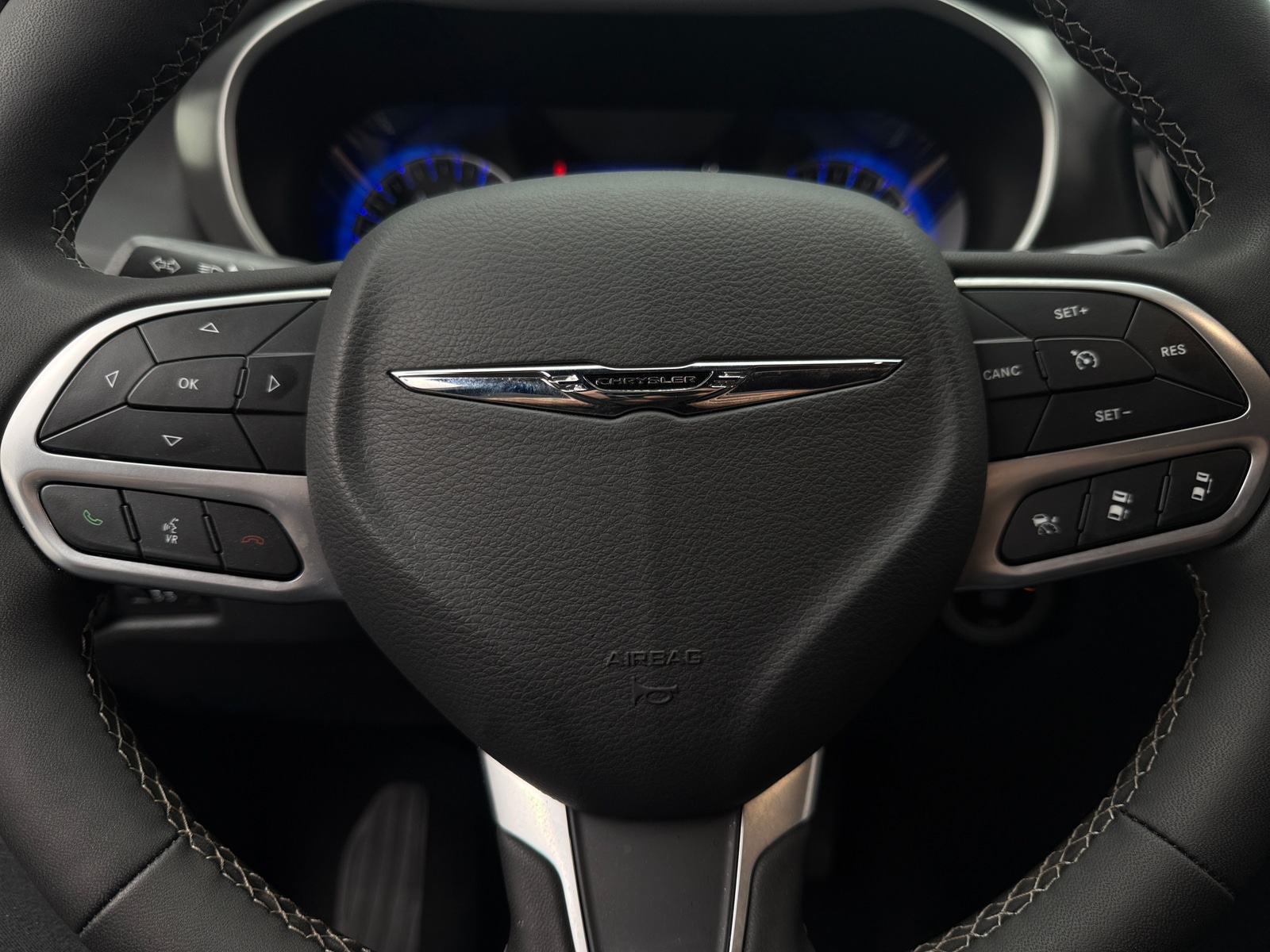 Thumbnail: 2026 Chrysler Pacifica - 4