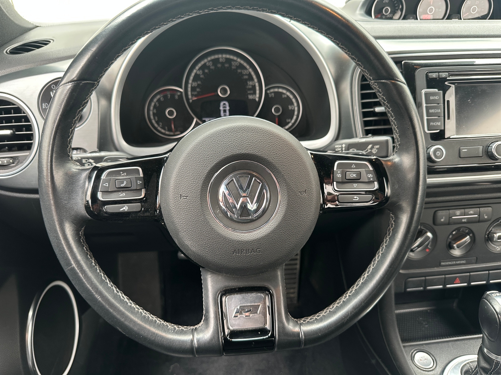 Thumbnail: 2014 Volkswagen Beetle - 4