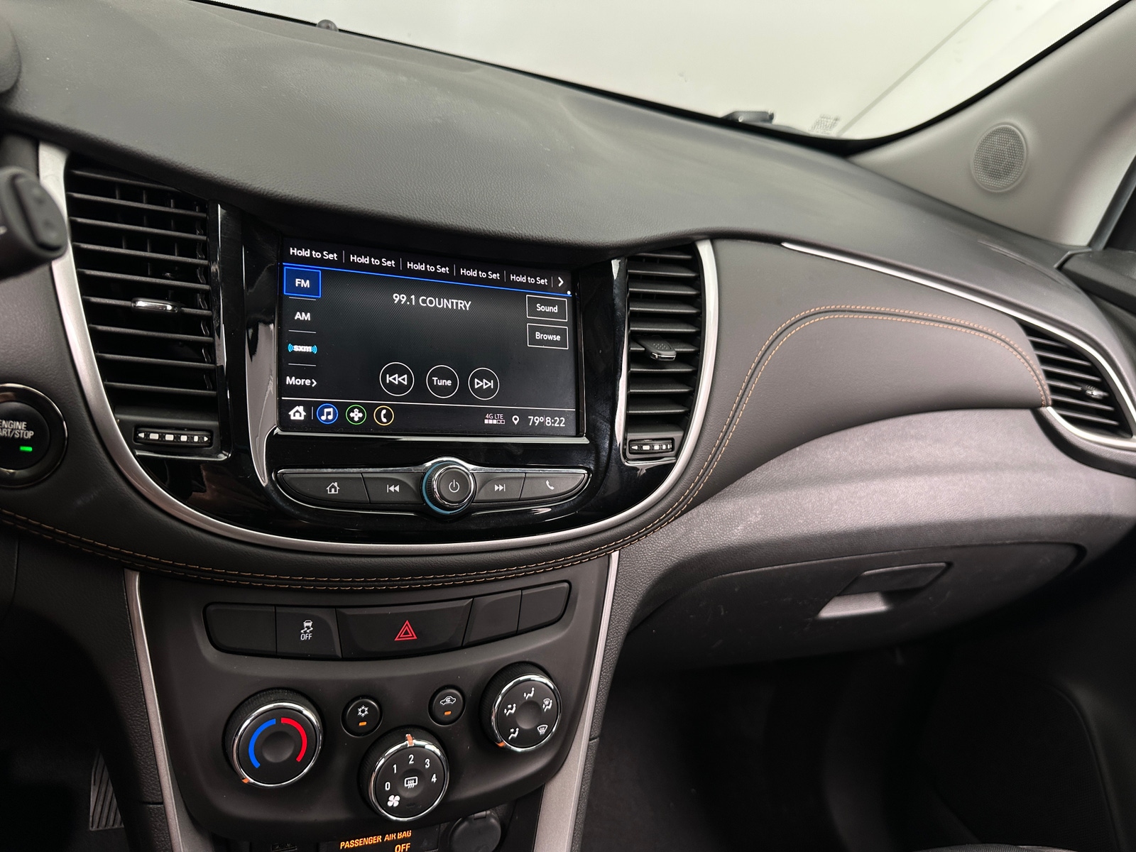 Thumbnail: 2022 Chevrolet Trax - 3