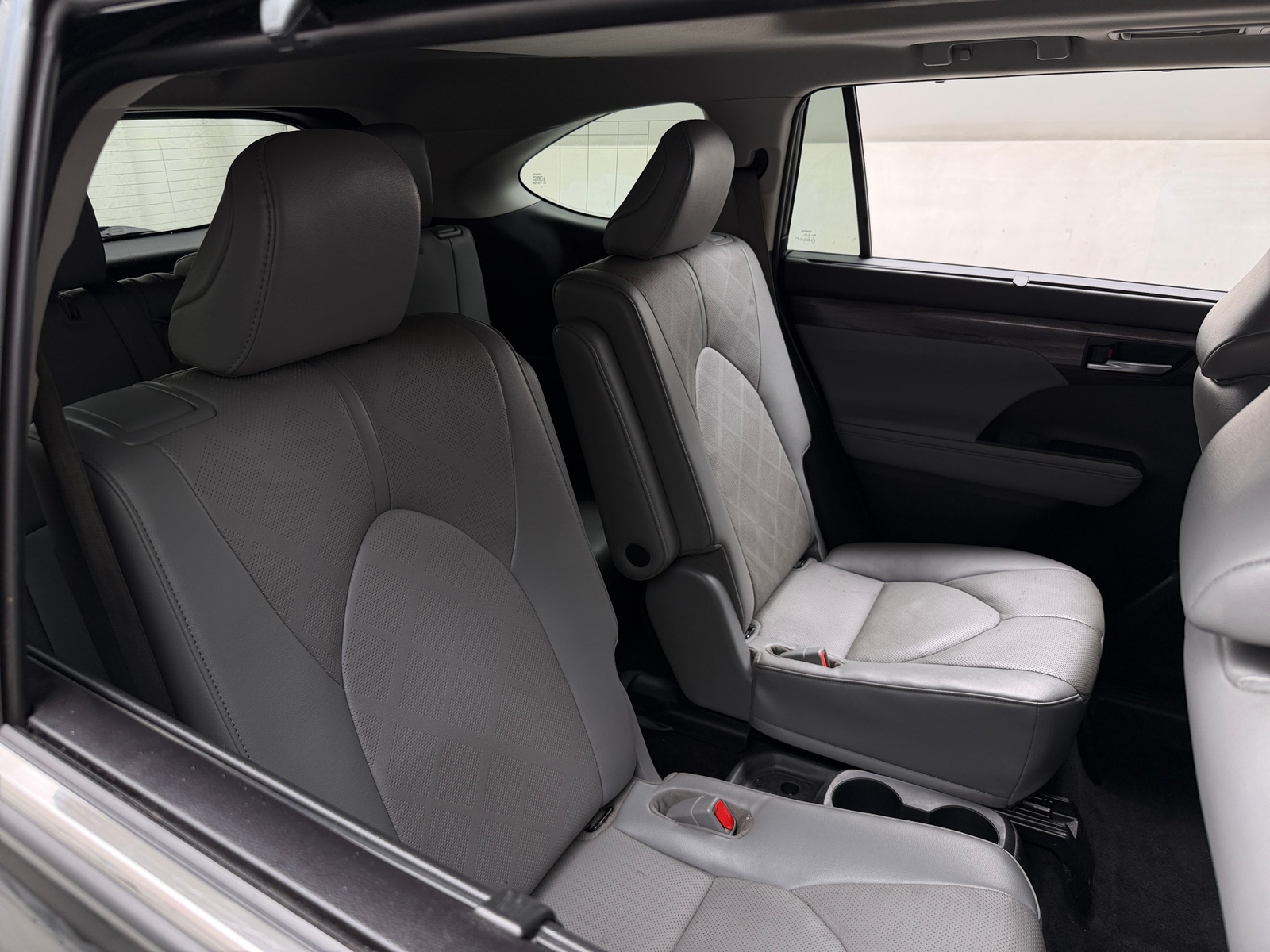 Thumbnail: 2023 Toyota Highlander - 6