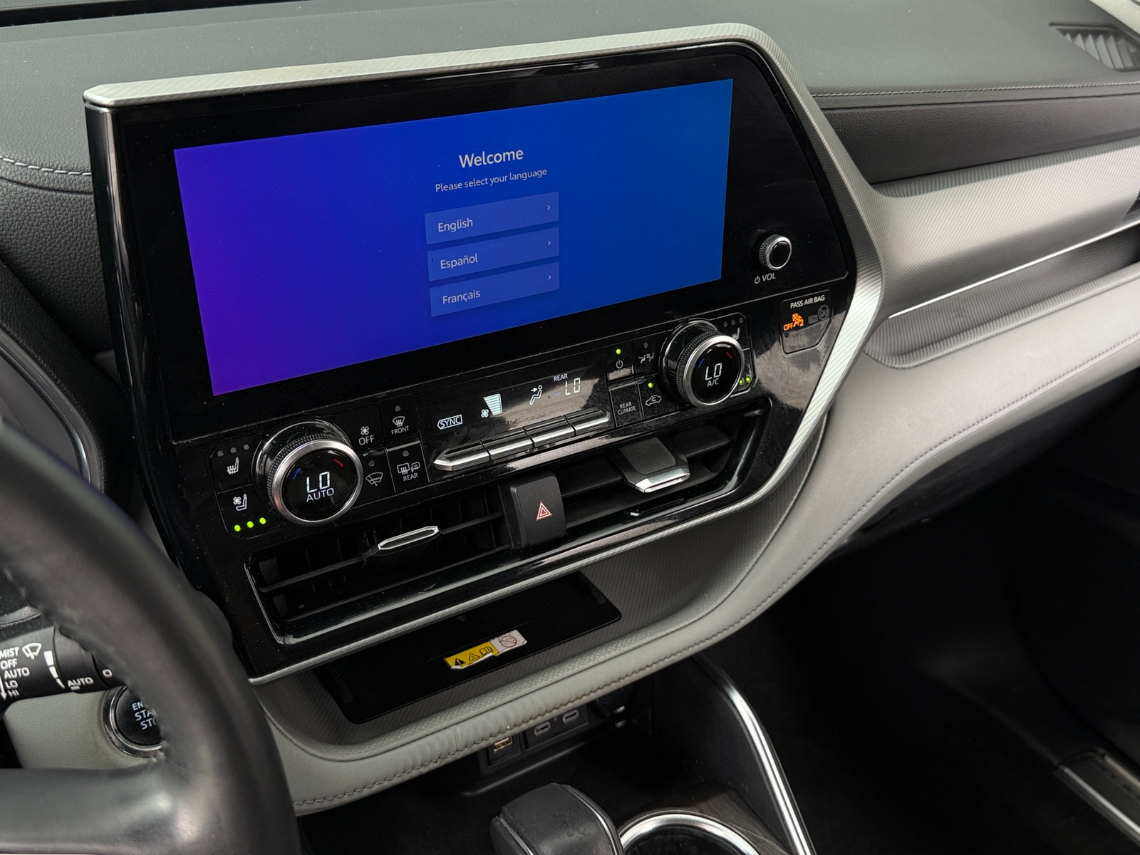Thumbnail: 2023 Toyota Highlander - 4