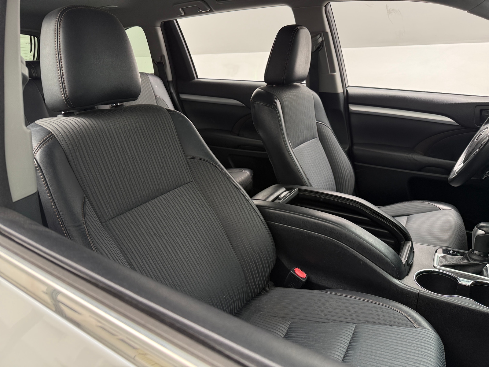 Thumbnail: 2016 Toyota Highlander - 2