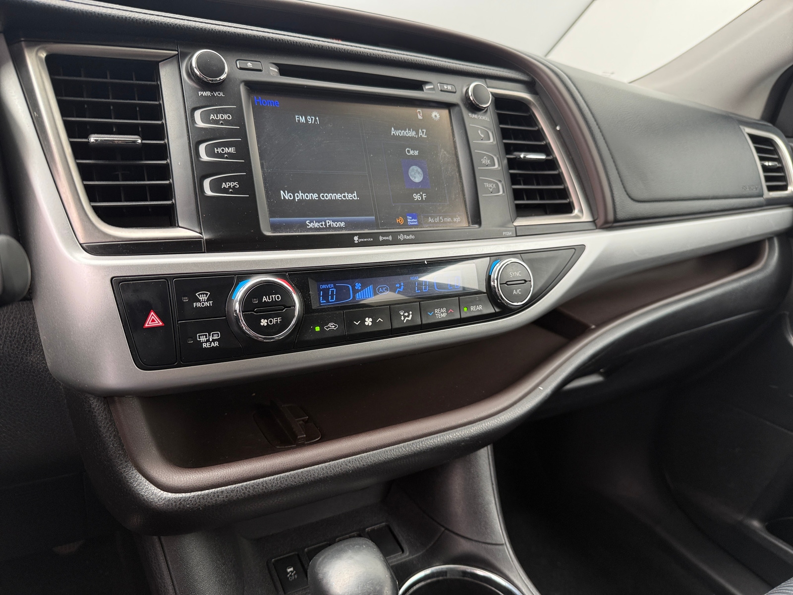 Thumbnail: 2016 Toyota Highlander - 4