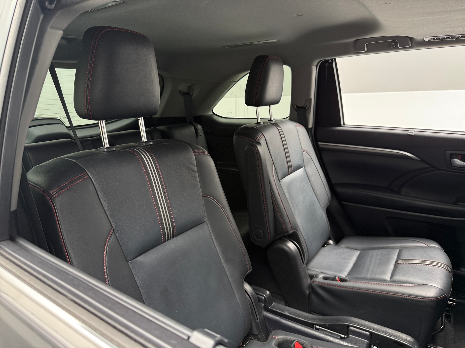 Thumbnail: 2019 Toyota Highlander - 6