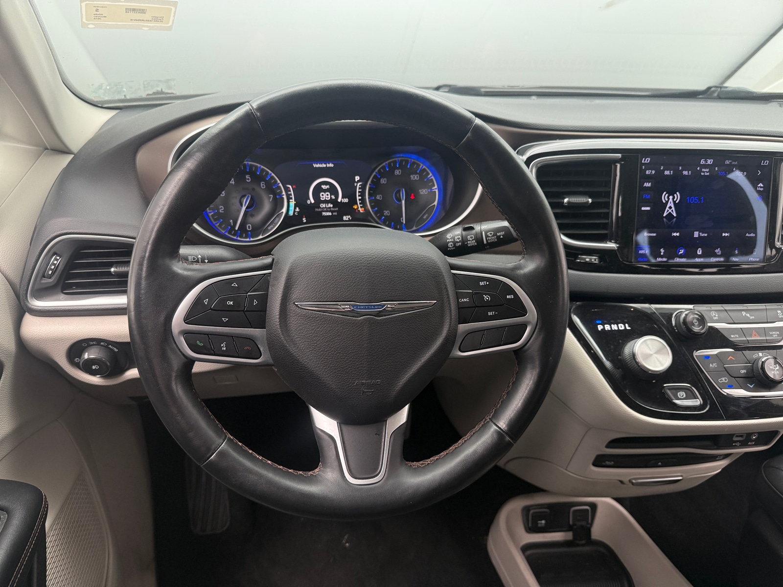 Thumbnail: 2018 Chrysler Pacifica - 4