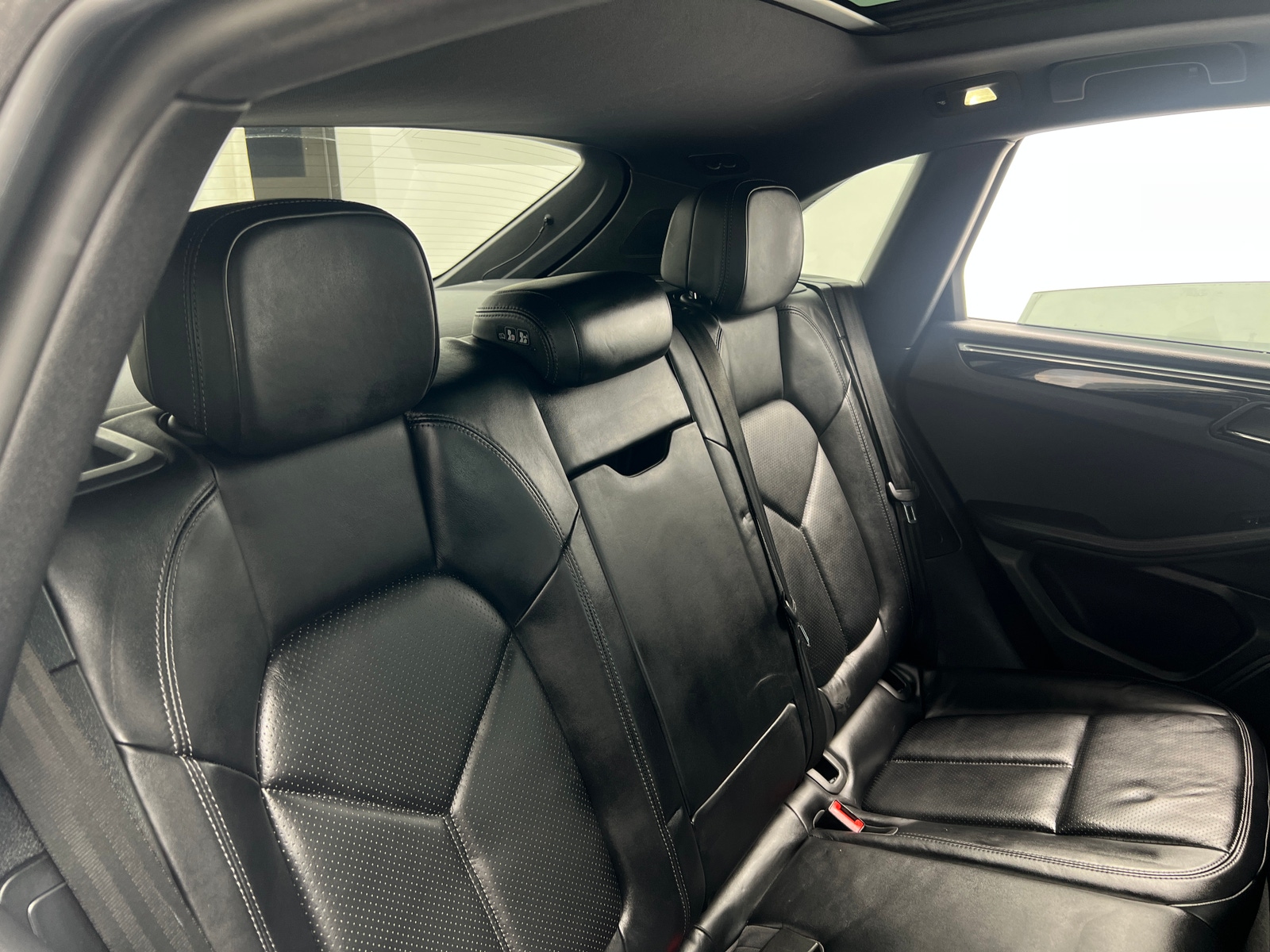 Thumbnail: 2017 Porsche Macan - 5