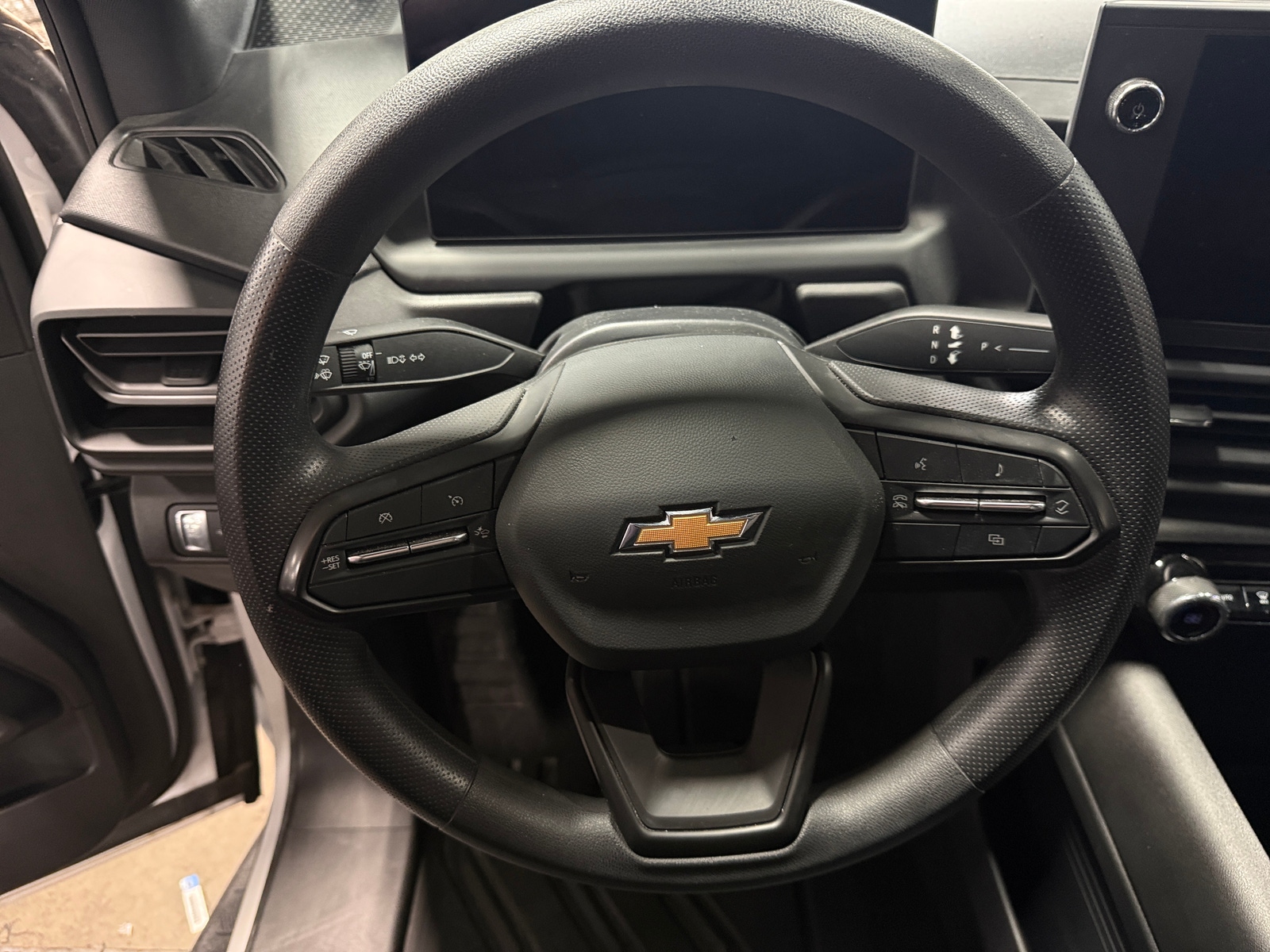 Thumbnail: 2024 Chevrolet Silverado EV - 4