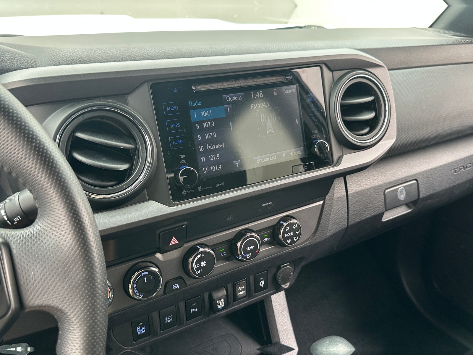 Thumbnail: 2019 Toyota Tacoma - 4