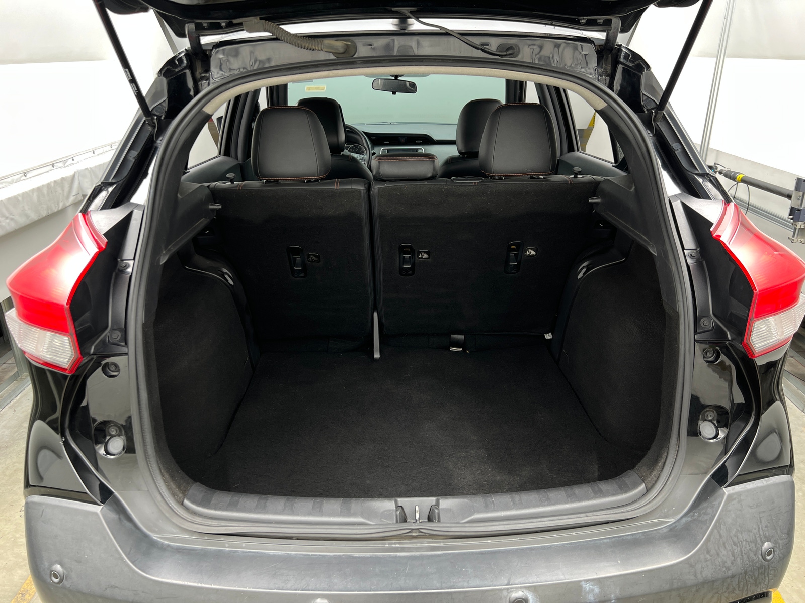 Thumbnail: 2020 Nissan Kicks - 6