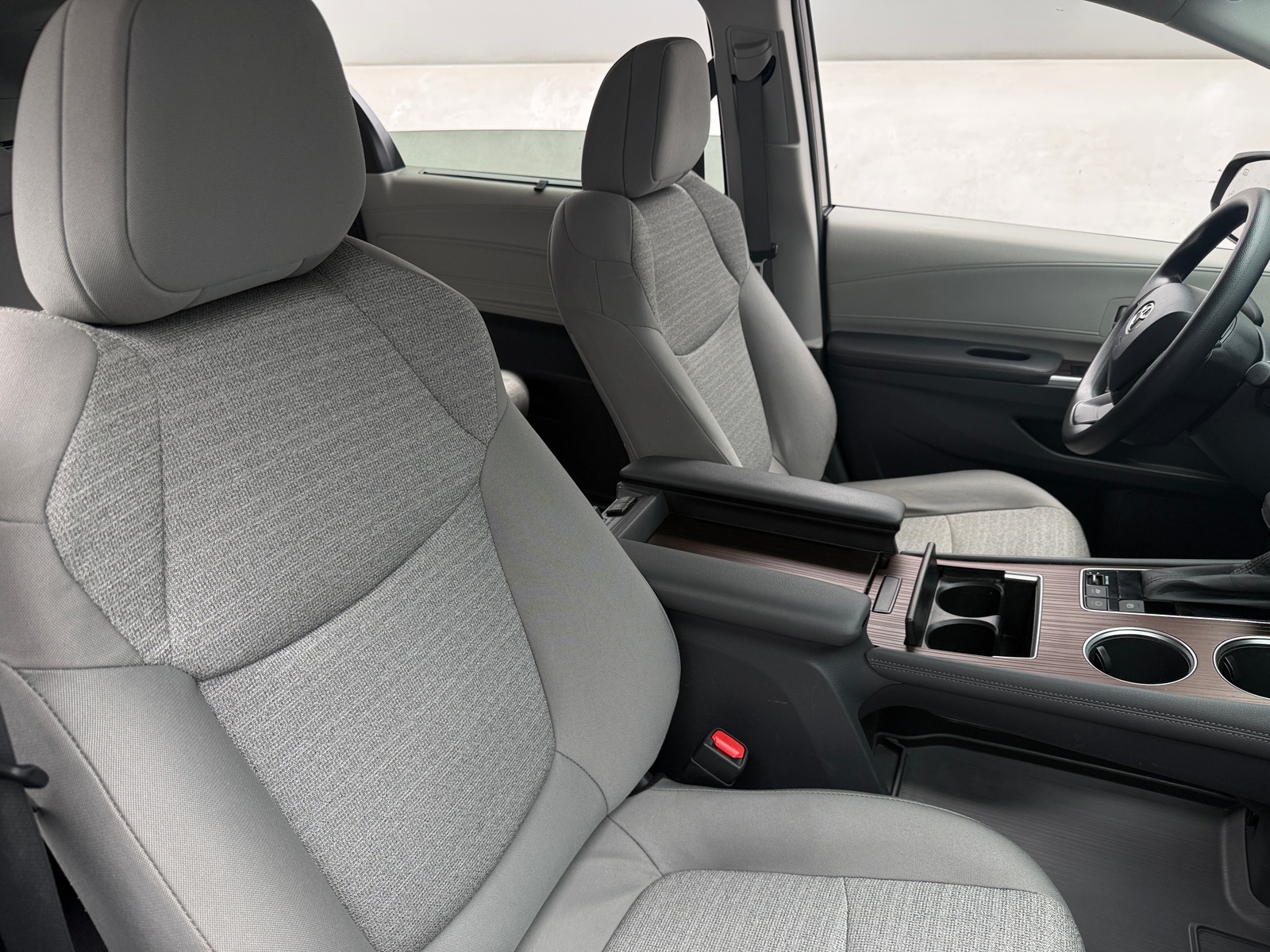 Thumbnail: 2022 Toyota Sienna - 2