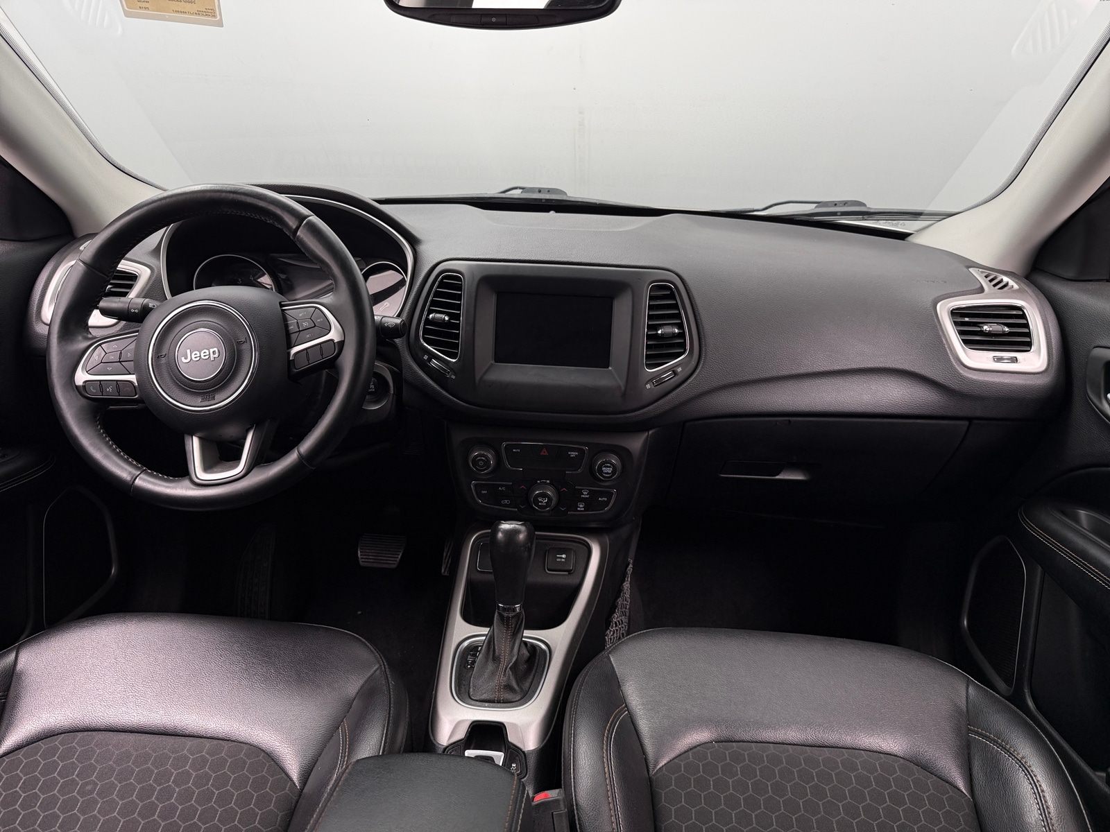 Thumbnail: 2018 Jeep Compass - 3
