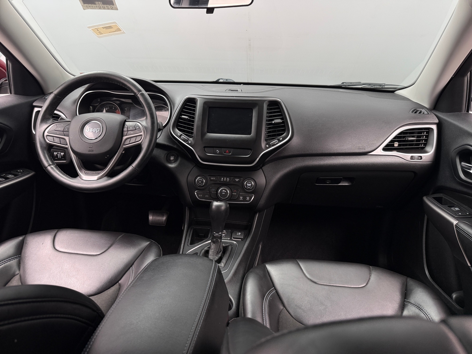 Thumbnail: 2019 Jeep Cherokee - 3