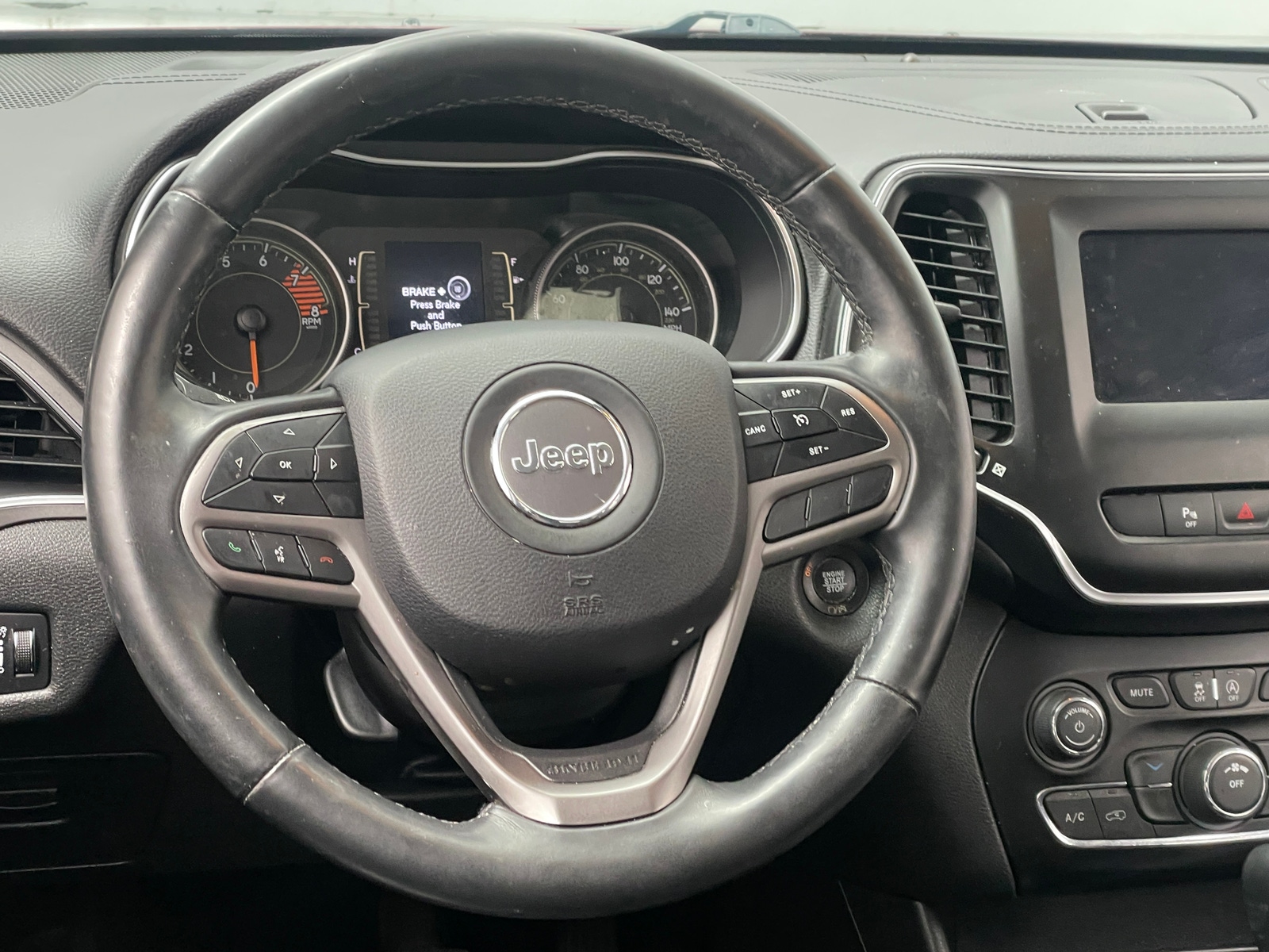 Thumbnail: 2019 Jeep Cherokee - 5