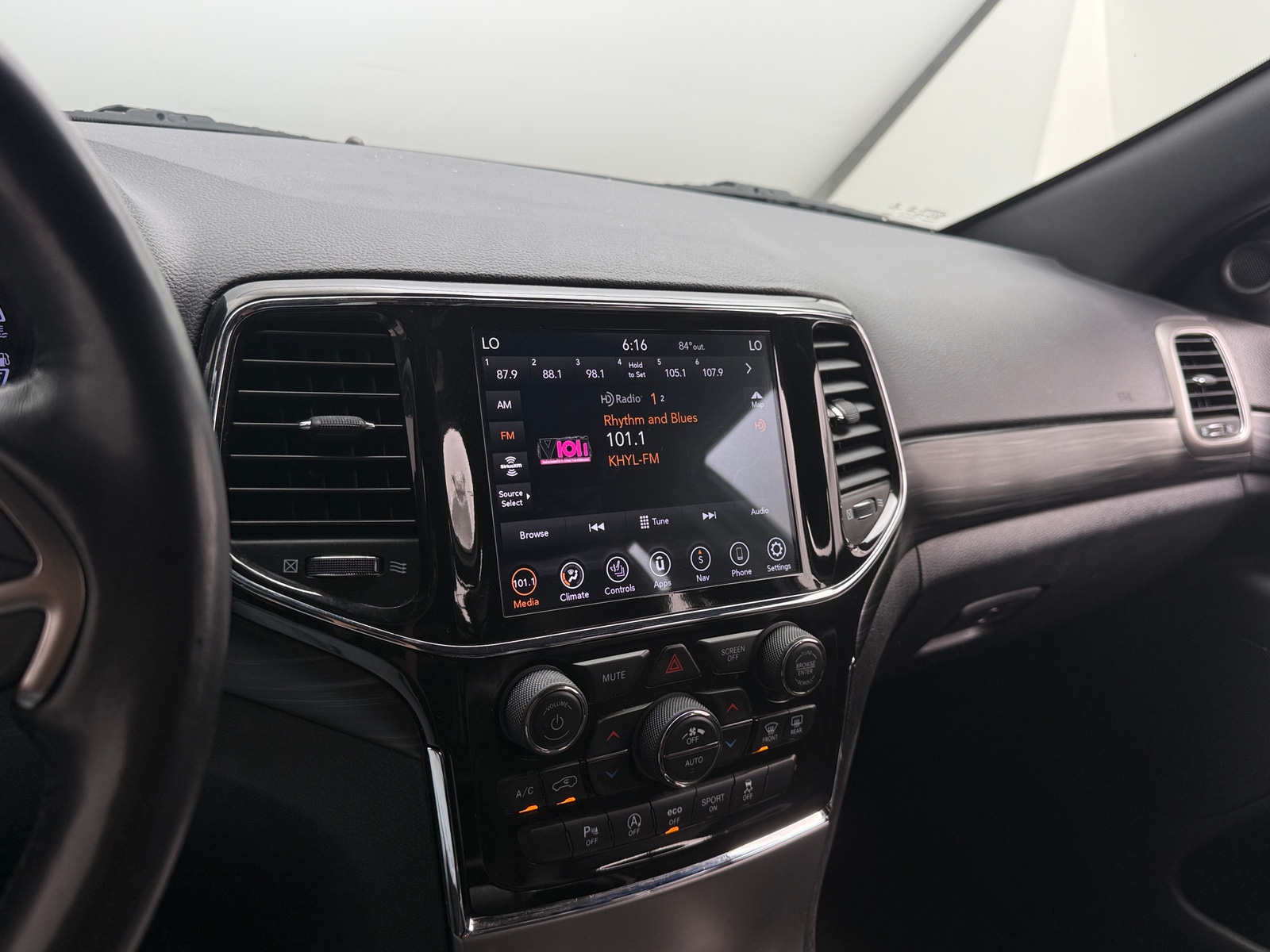 Thumbnail: 2021 Jeep Grand Cherokee - 3