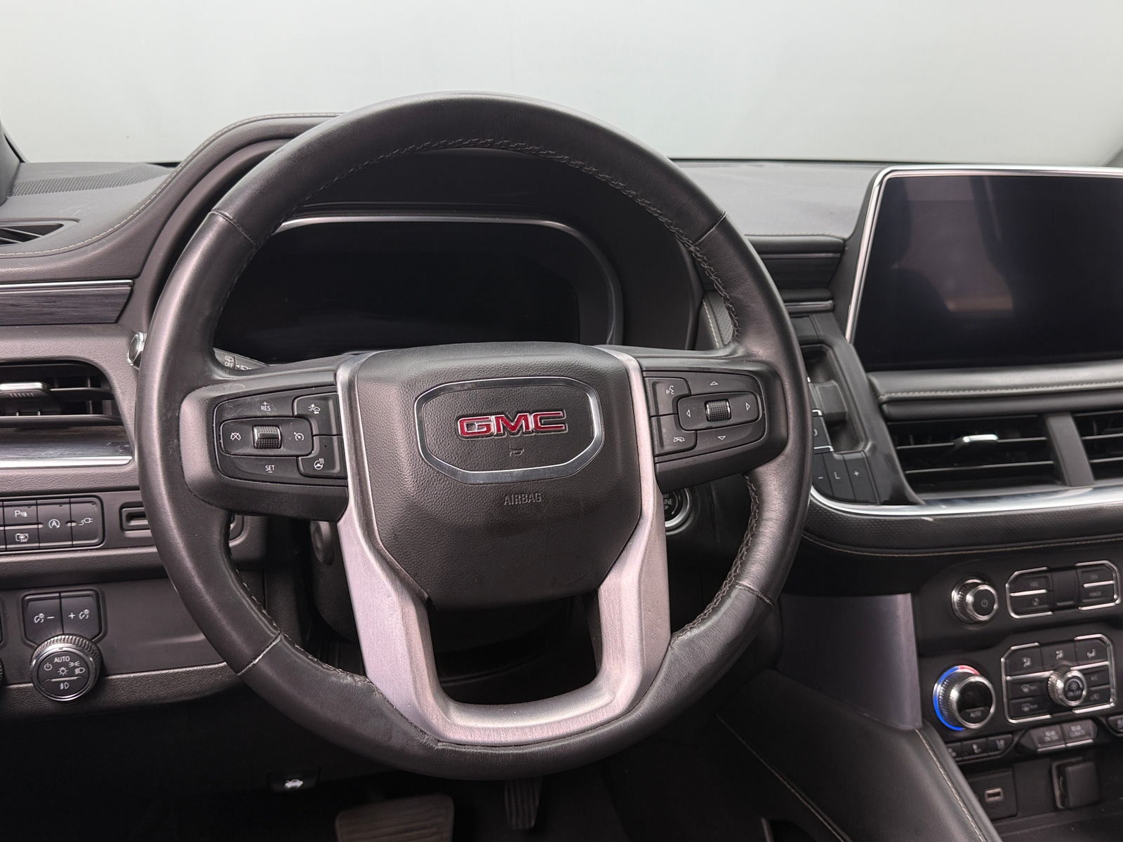 Thumbnail: 2022 GMC Yukon XL - 4